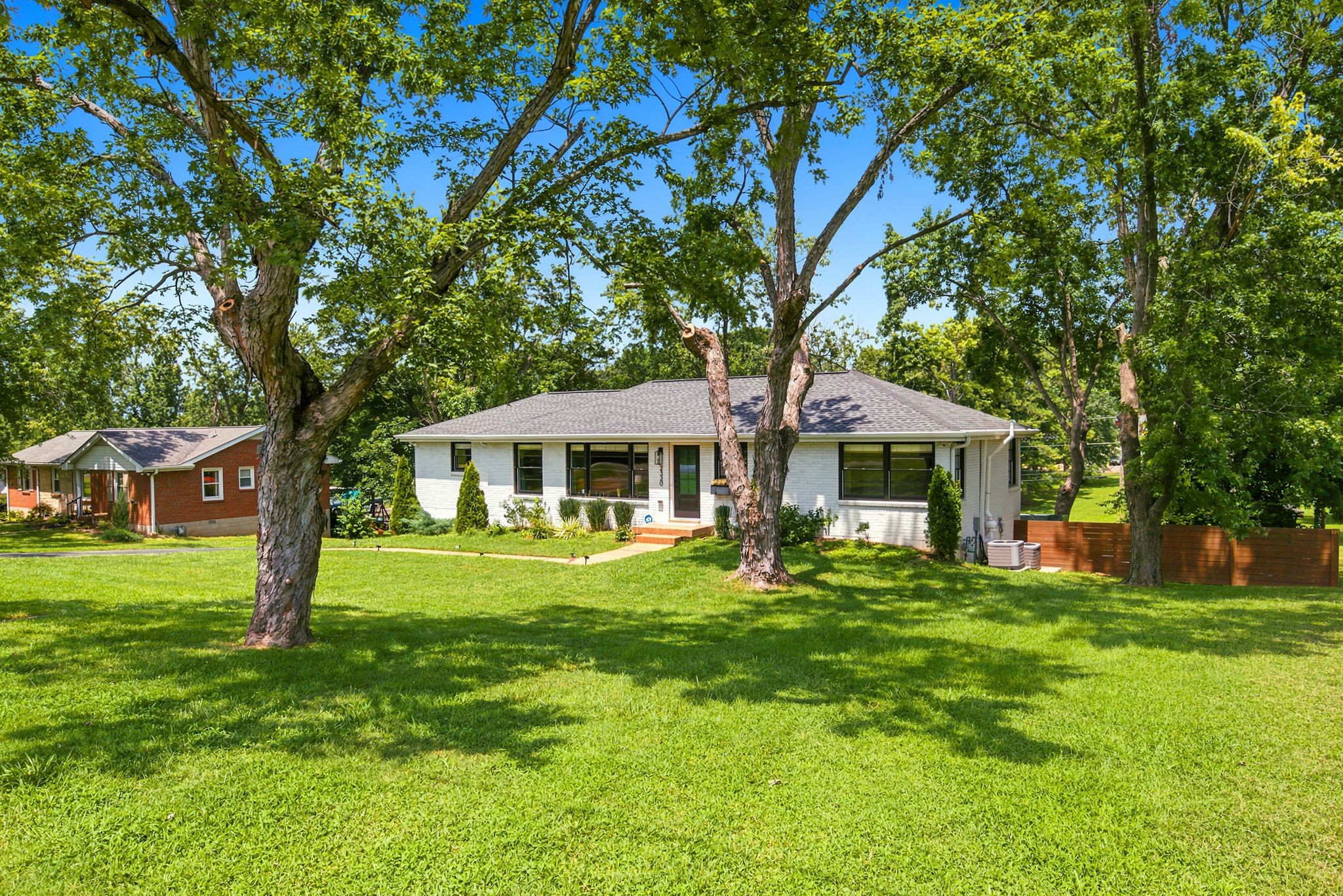 2320 Ridgeland Dr, Nashville, TN 37214