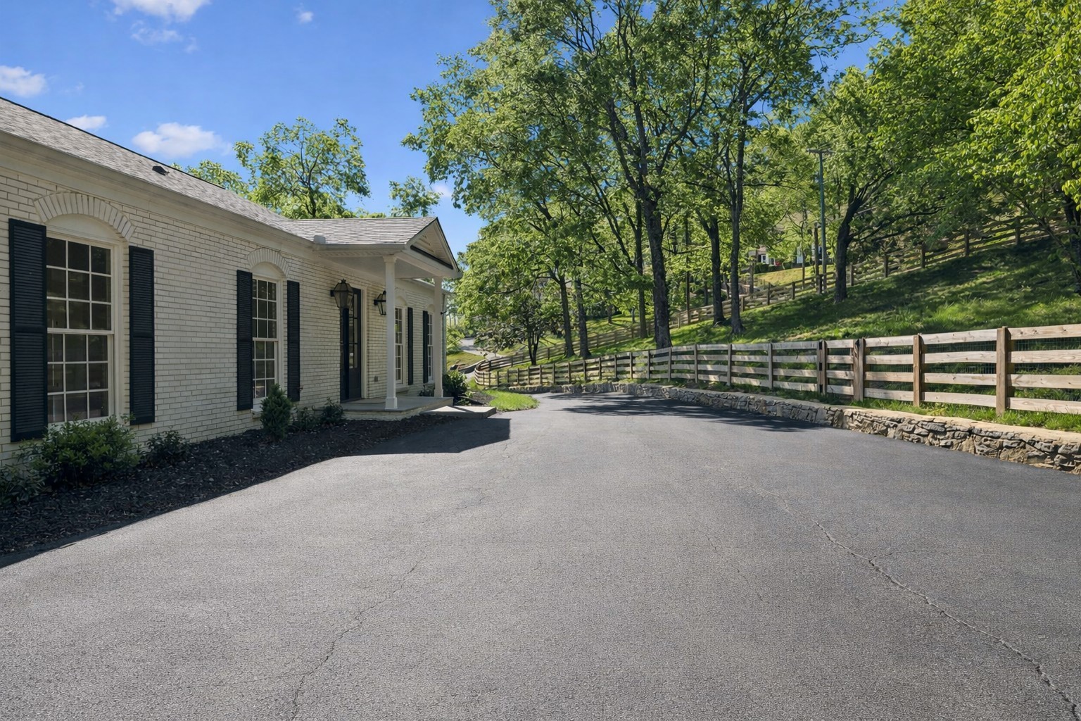 5622 Hillview Dr, Brentwood, TN 37027
