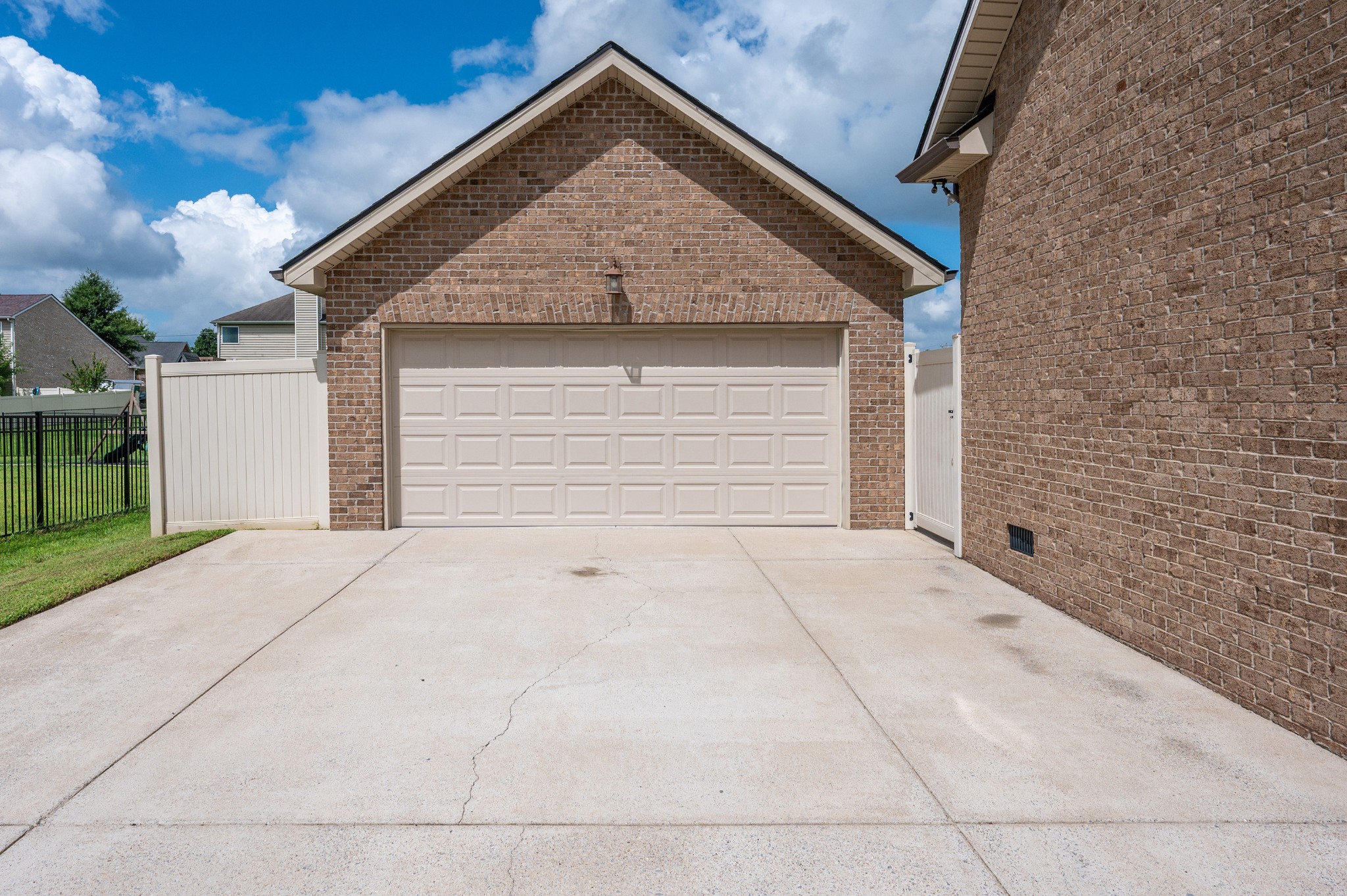 1222 Matheus Dr, Murfreesboro, TN 37128