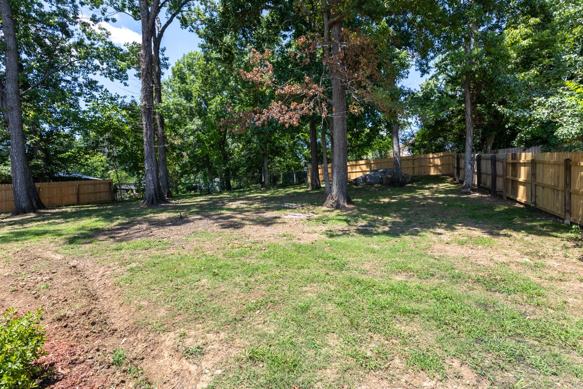 345 Cedarmont Dr, Nashville, TN 37211