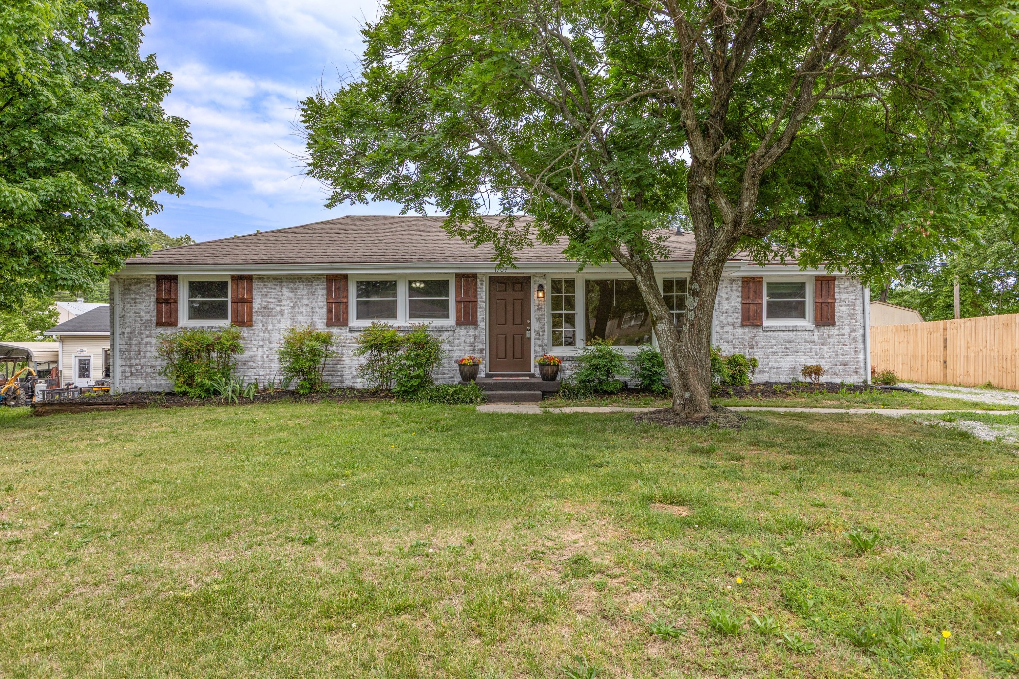1704 Woodside Dr, Springfield, TN 37172