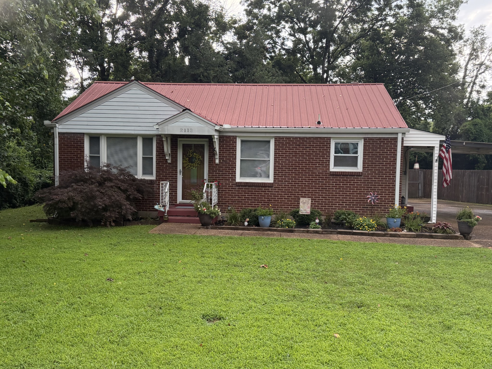 2113 Geneiva Dr, Nashville, TN 37216