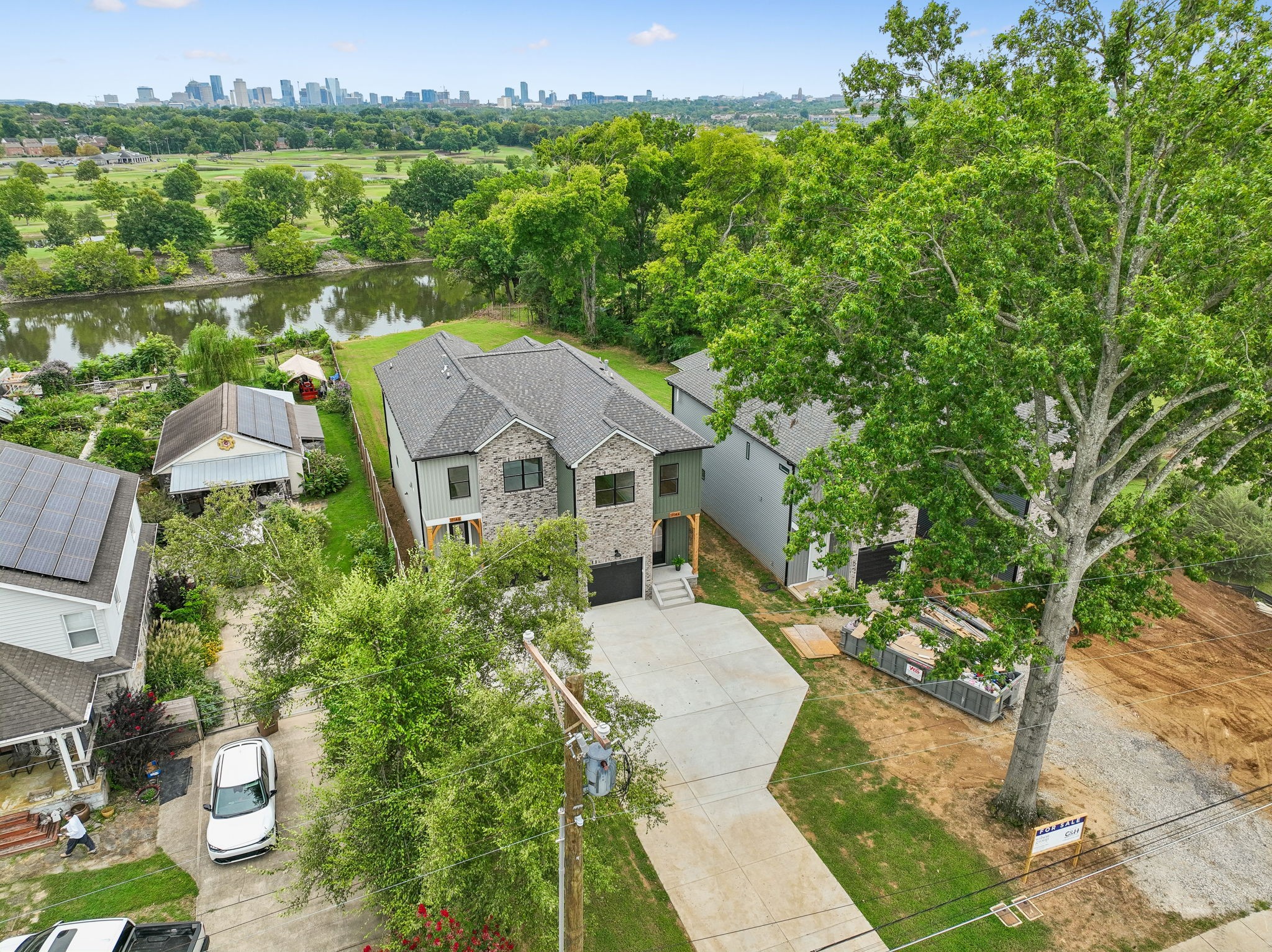 1714A River Dr, Nashville, TN 37218
