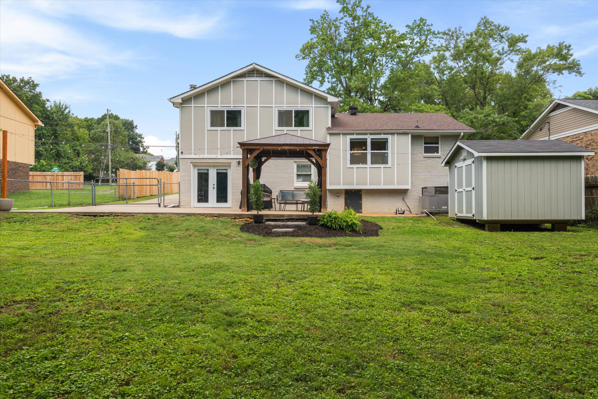 449 Rockwood Dr, Hermitage, TN 37076