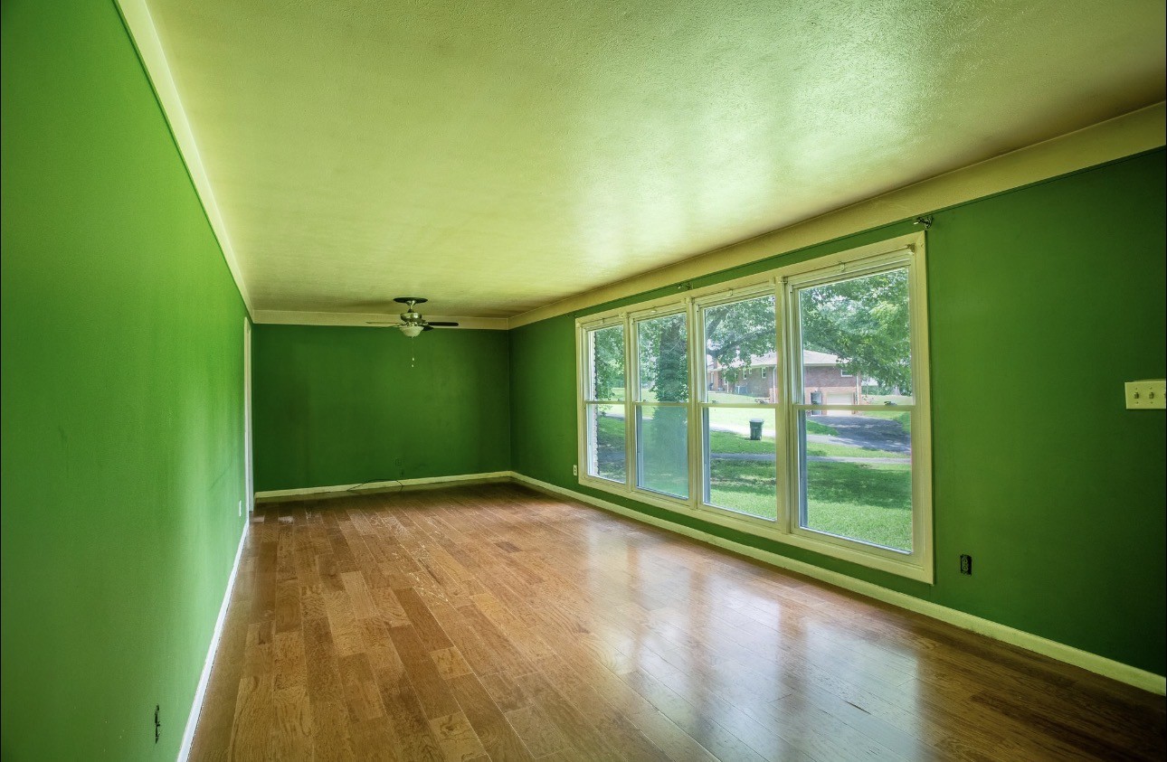 102 Woodland Dr, Dickson, TN 37055