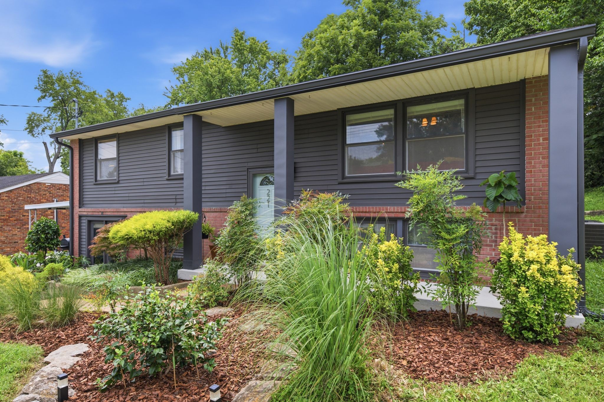 221 Wallace Rd, Nashville, TN 37211