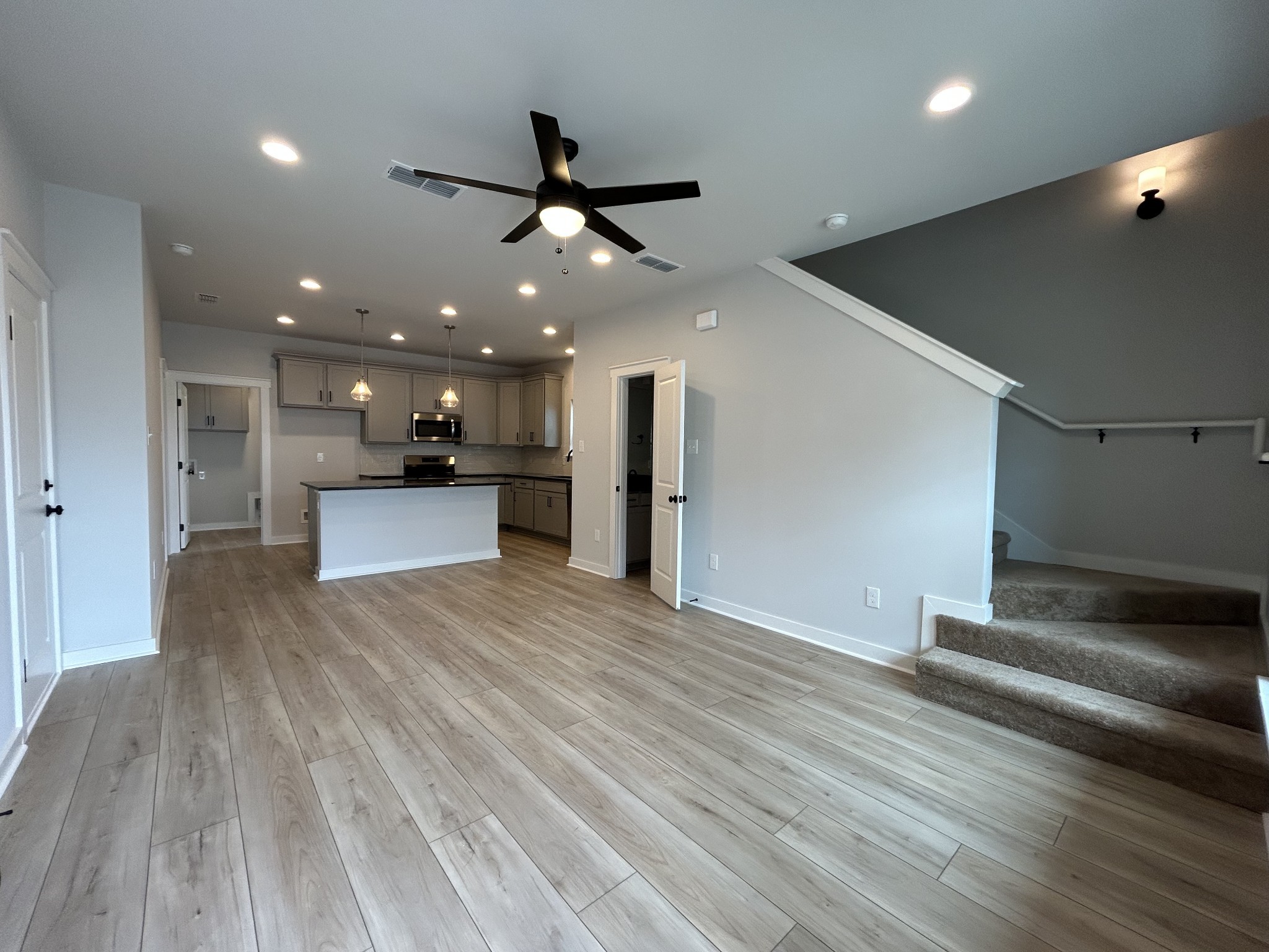 116 Florence Cv, Burns, TN 37029
