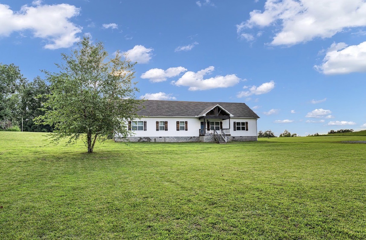 271 Louis Tuttle Rd, Westmoreland, TN 37186