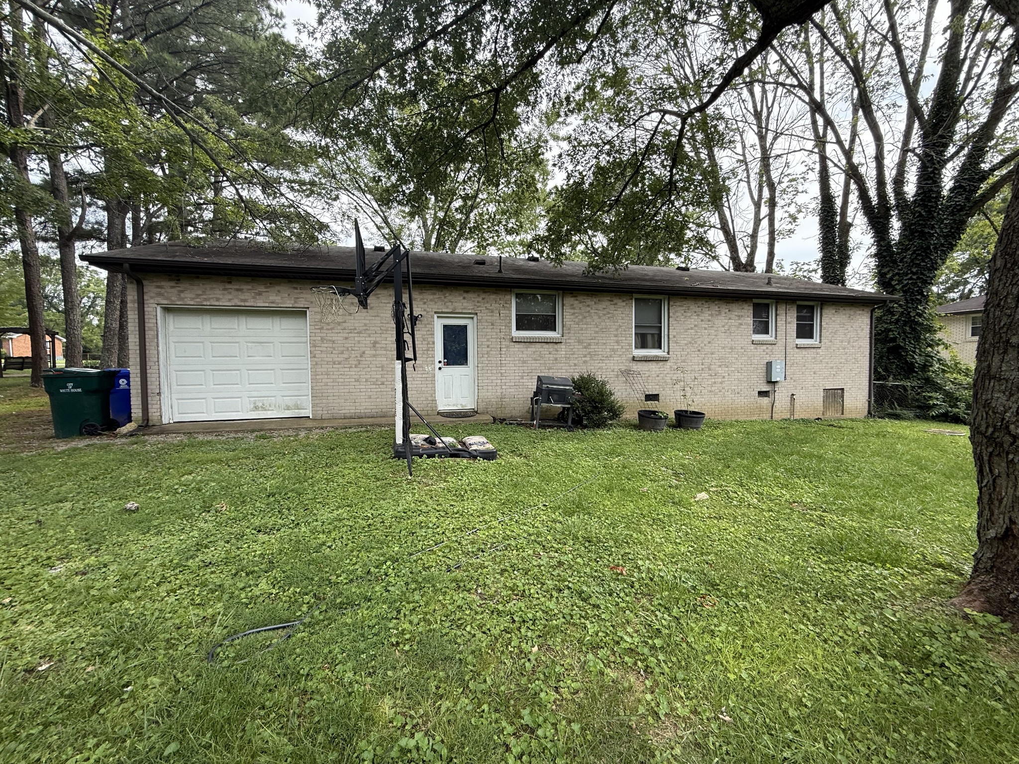 112 Highland Dr, White House, TN 37188