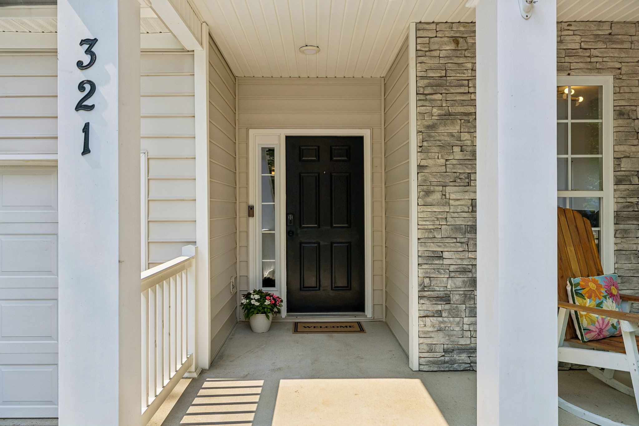 321 Deep Woods Cir, Nashville, TN 37214