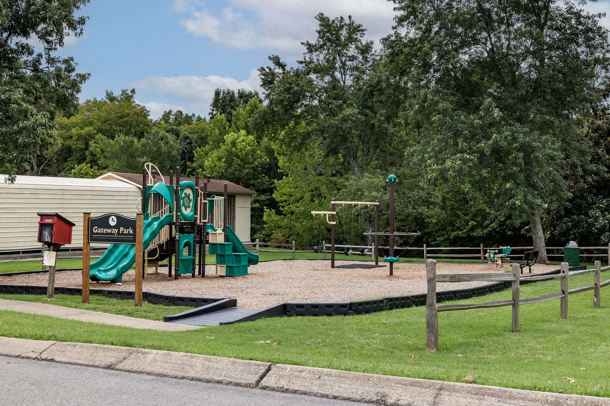 211 Friendship Dr, Goodlettsville, TN 37072