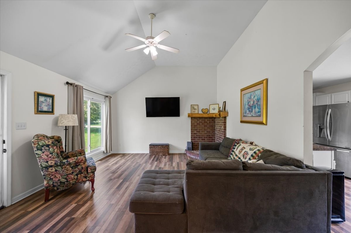 2454 Gene Fitzgerald Rd, Columbia, TN 38401
