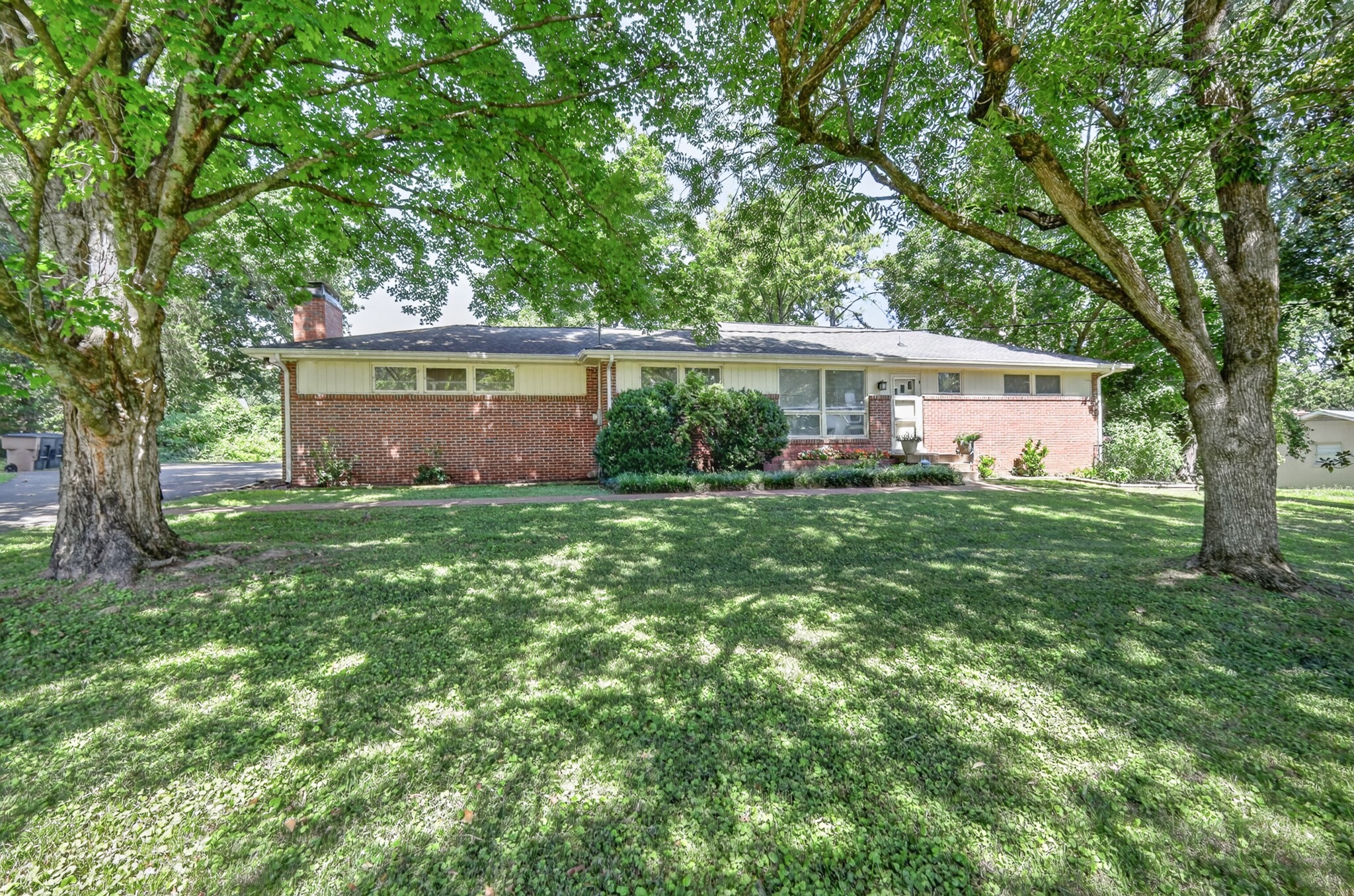 1213 Shiloh Dr, Nashville, TN 37205
