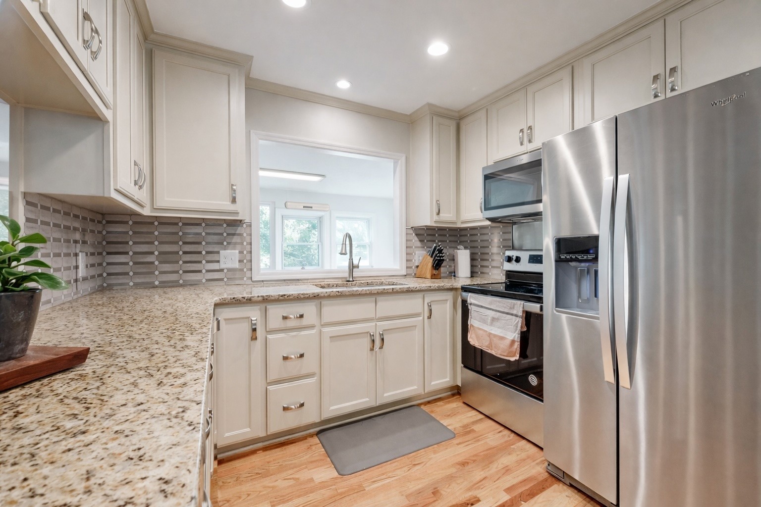 6705 Fleetwood Dr, Nashville, TN 37205