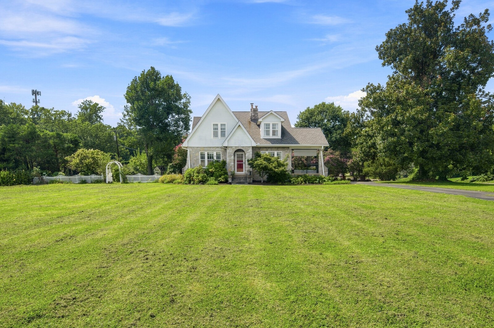 3040 Lebanon Pike, Nashville, TN 37214