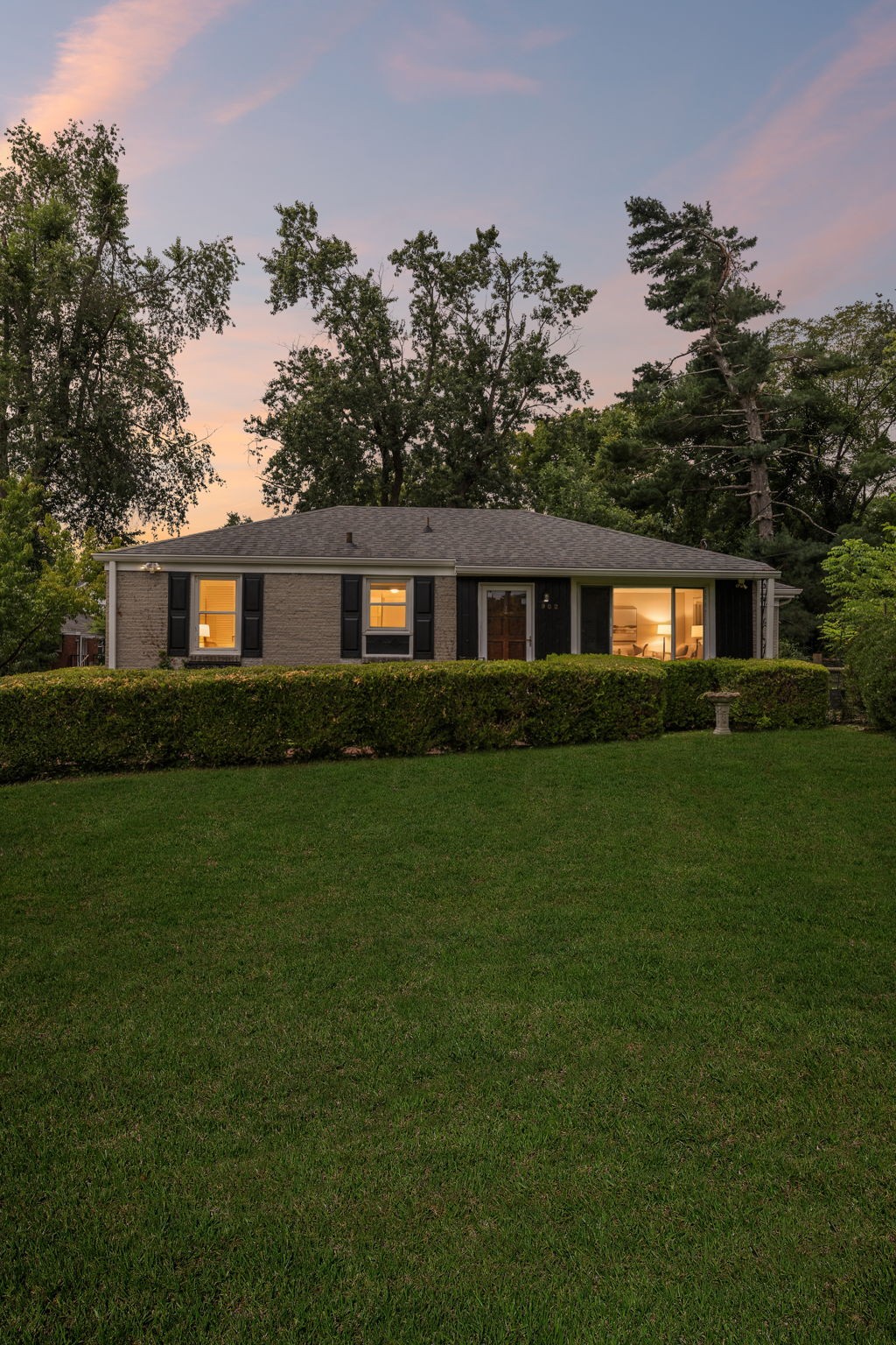 902 Mcmahan Ave, Nashville, TN 37216