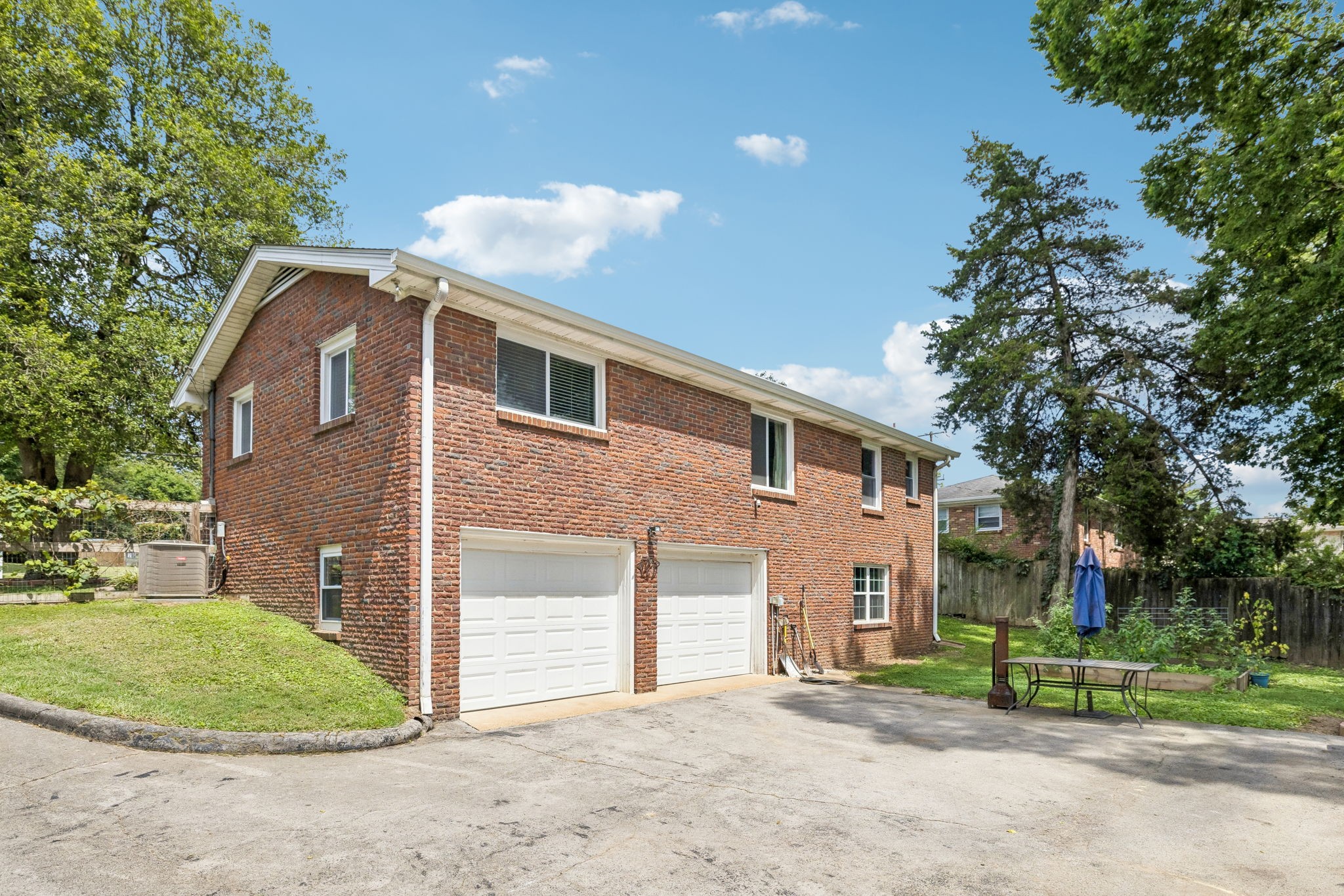 318 Jacksonian Dr, Hermitage, TN 37076