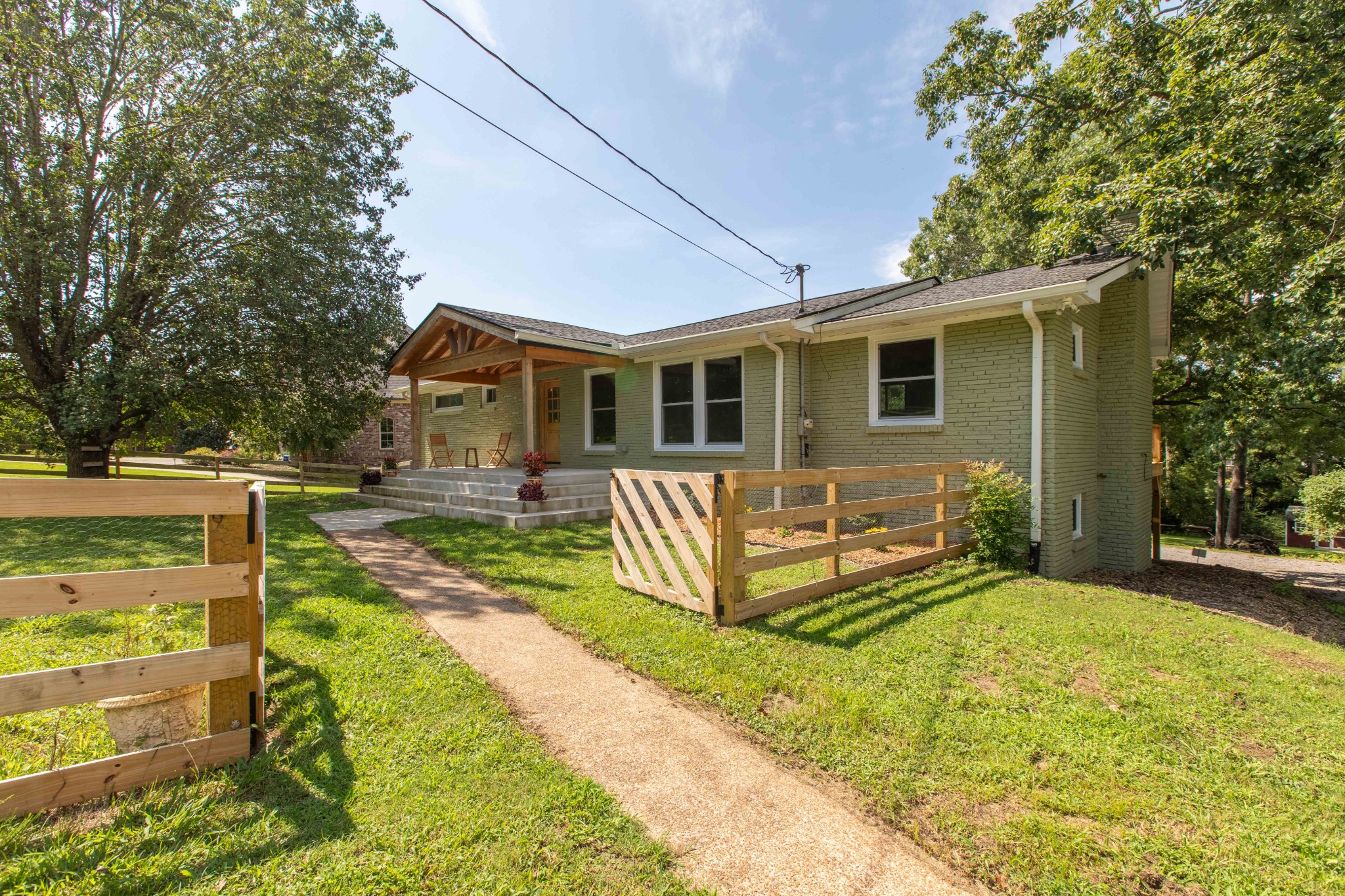 929 Davidson Dr, Nashville, TN 37205