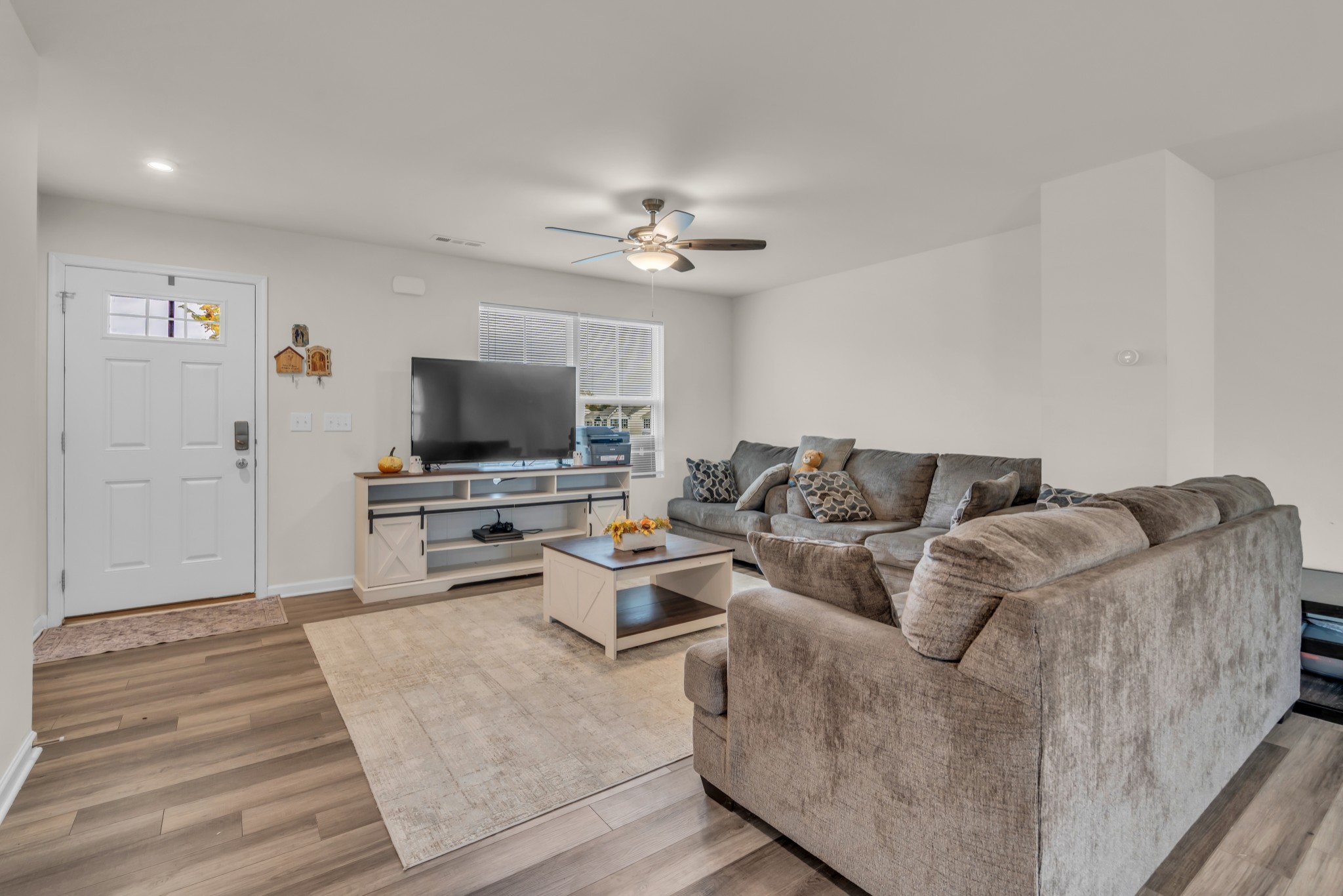 4029 S Downs Cir, White House, TN 37188
