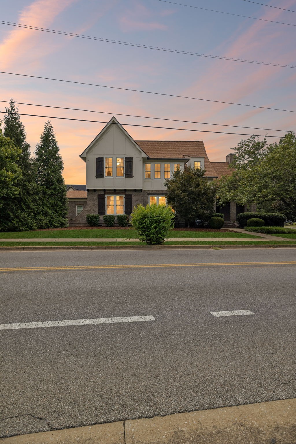 1749 Glen Echo Rd, Nashville, TN 37215