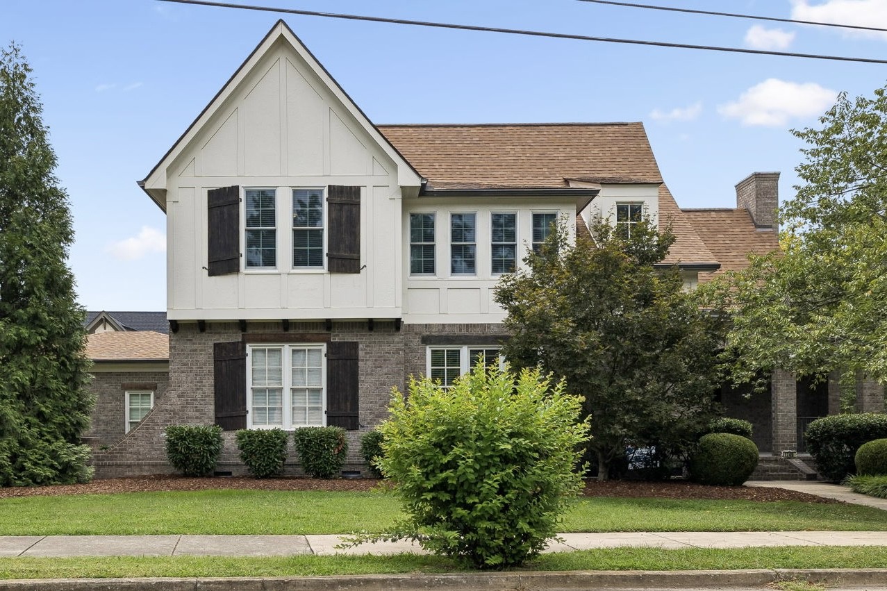 1749 Glen Echo Rd, Nashville, TN 37215