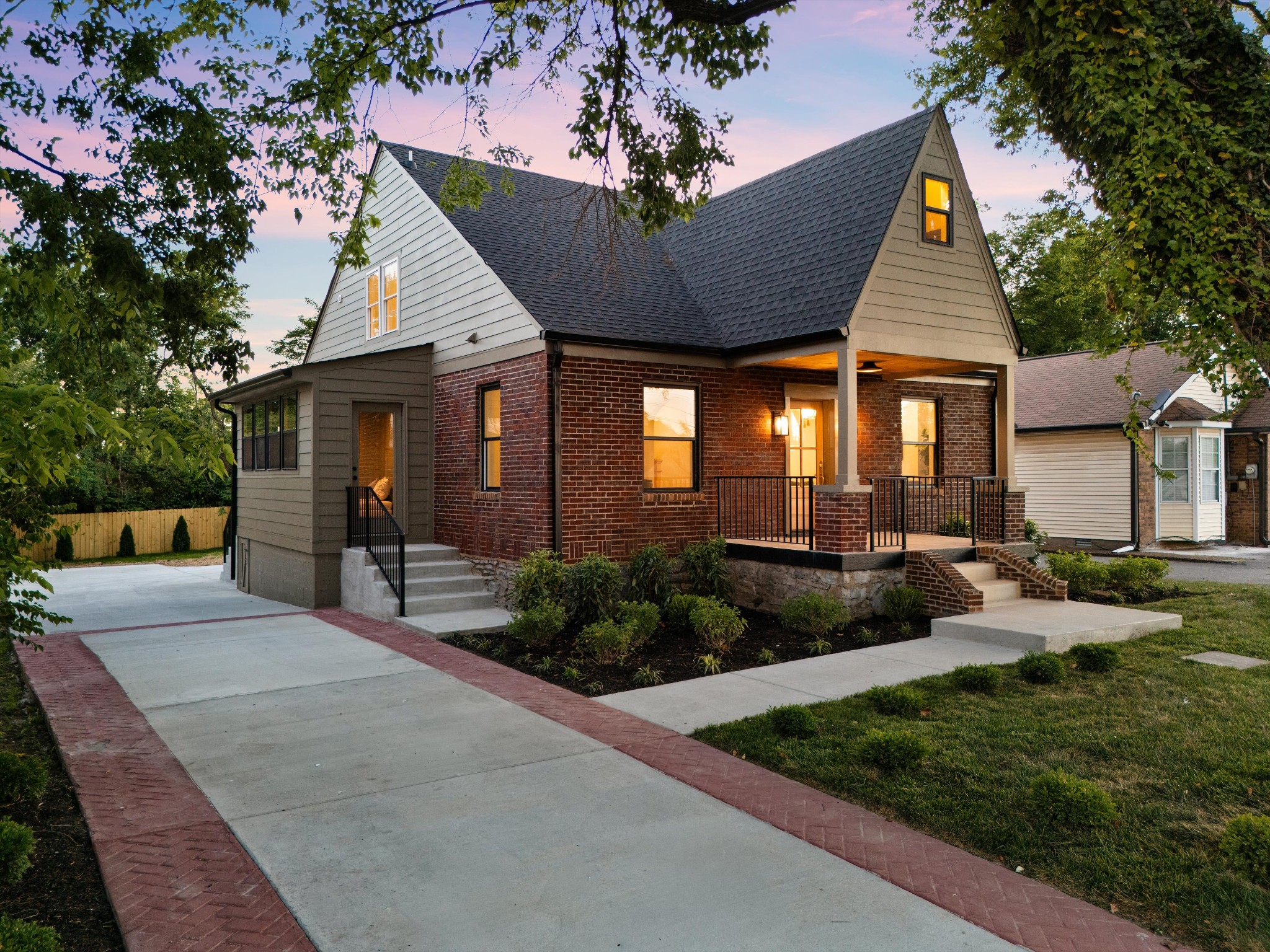 1012 Hart Ln, Nashville, TN 37216