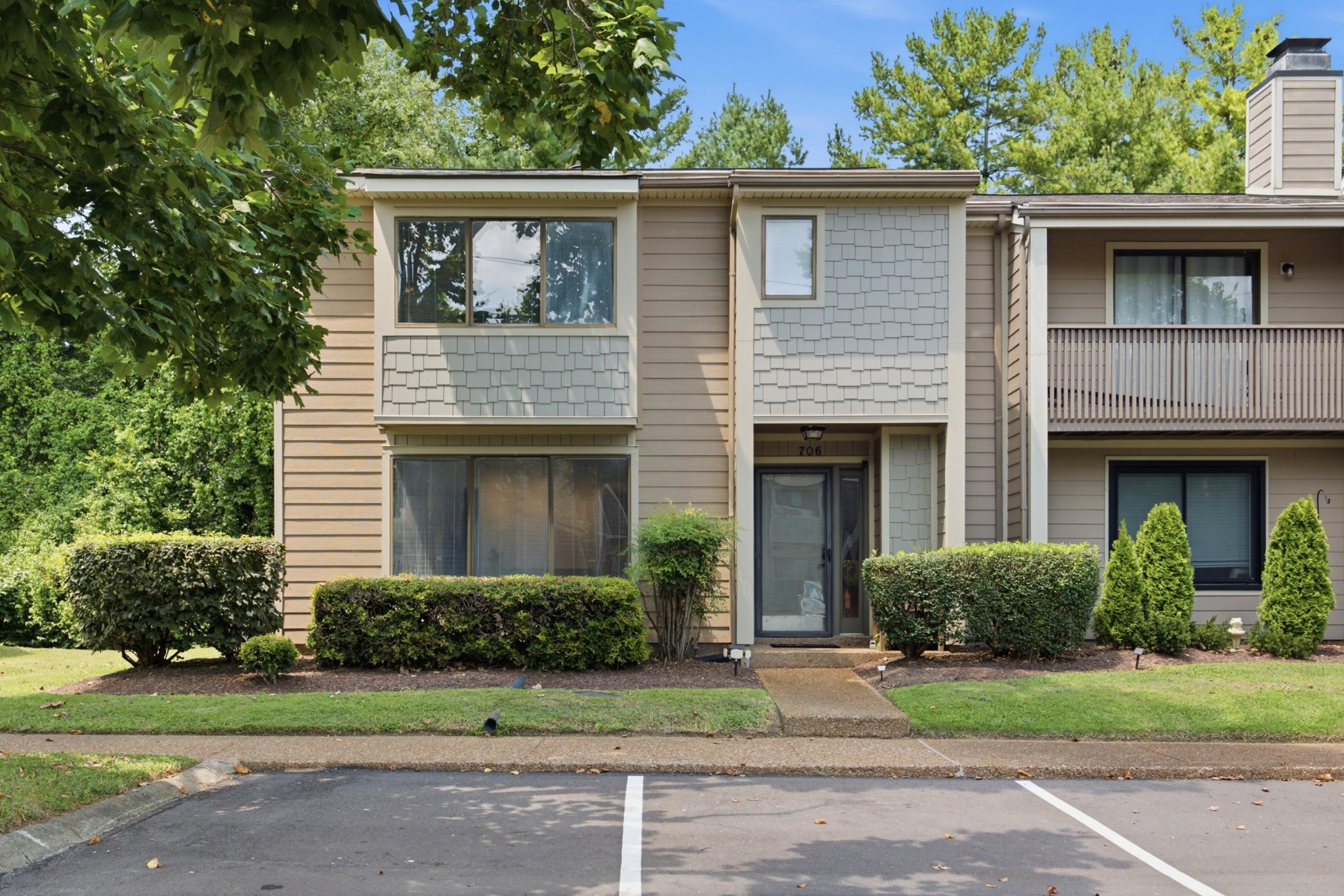 706 Barlin Ct, Nashville, TN 37221