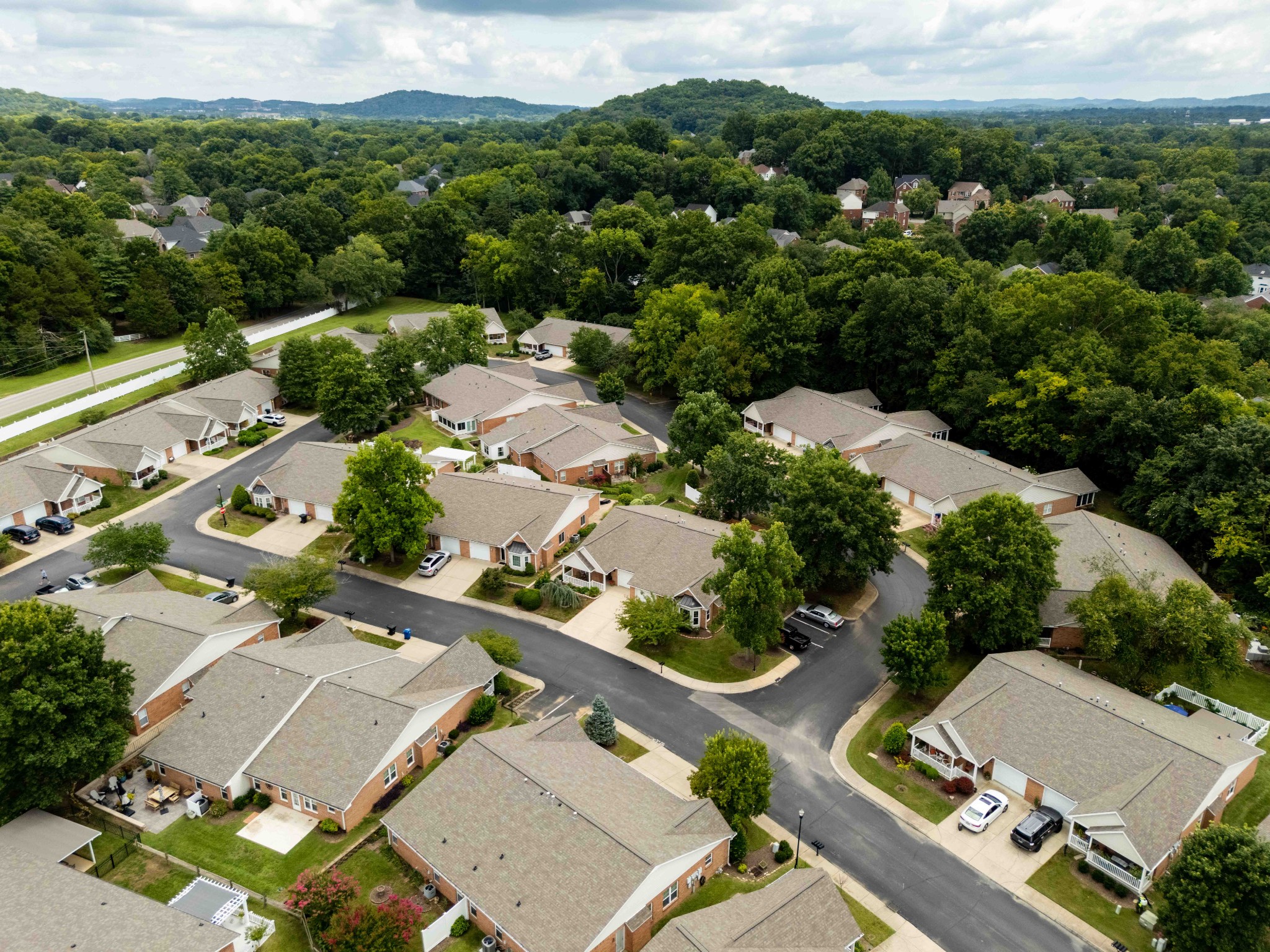 27 Holland Park Ln, Franklin, TN 37069