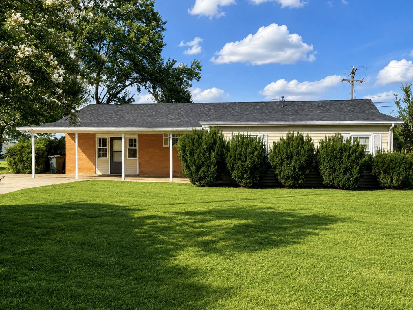 638 N Broadway, Portland, TN 37148