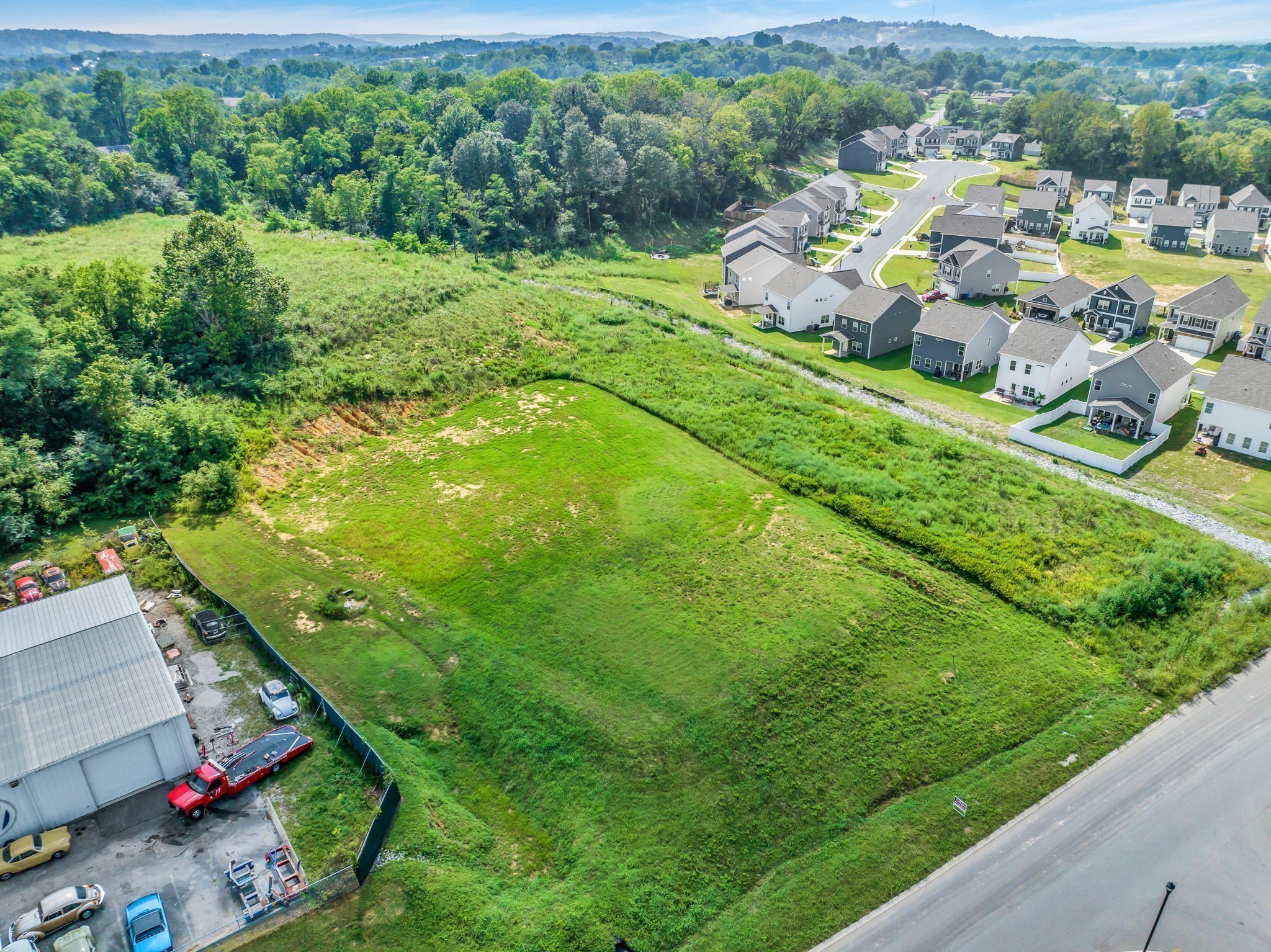 2501 Precast Dr N, Columbia, TN 38401