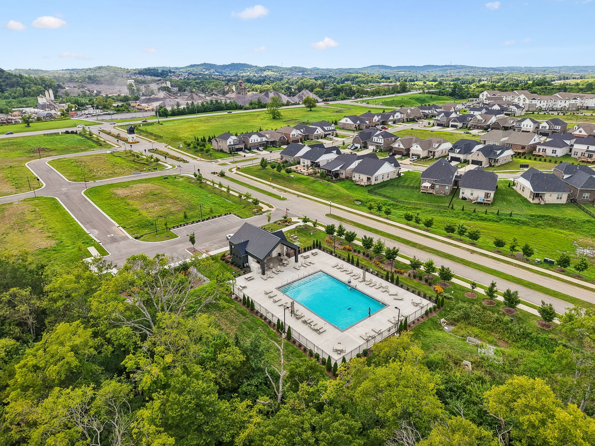301 Booker Dr, Gallatin, TN 37066