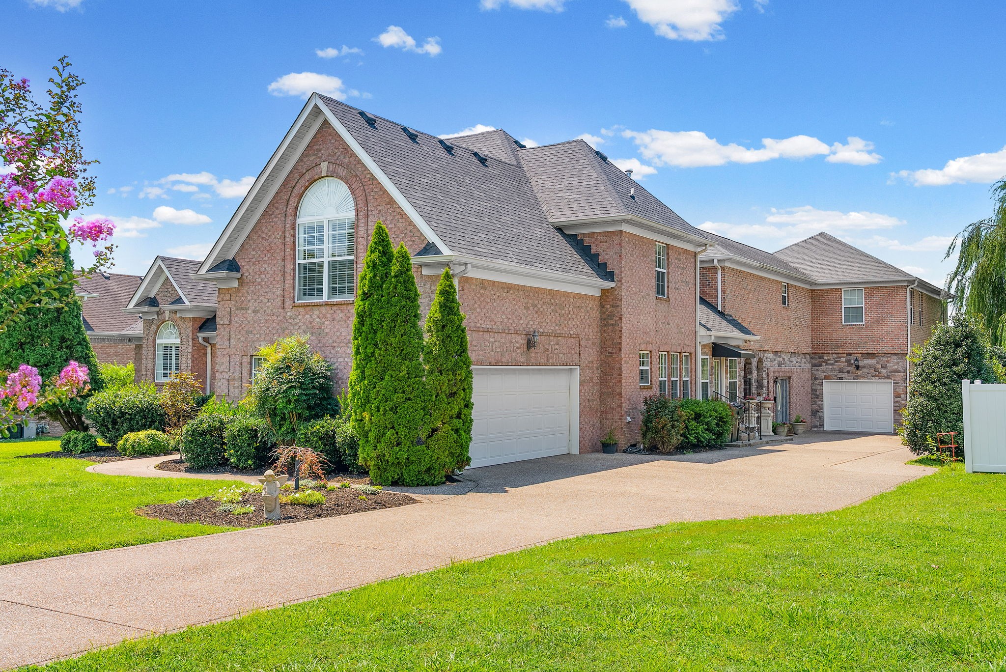 997 Grassland Chase Dr, Gallatin, TN 37066