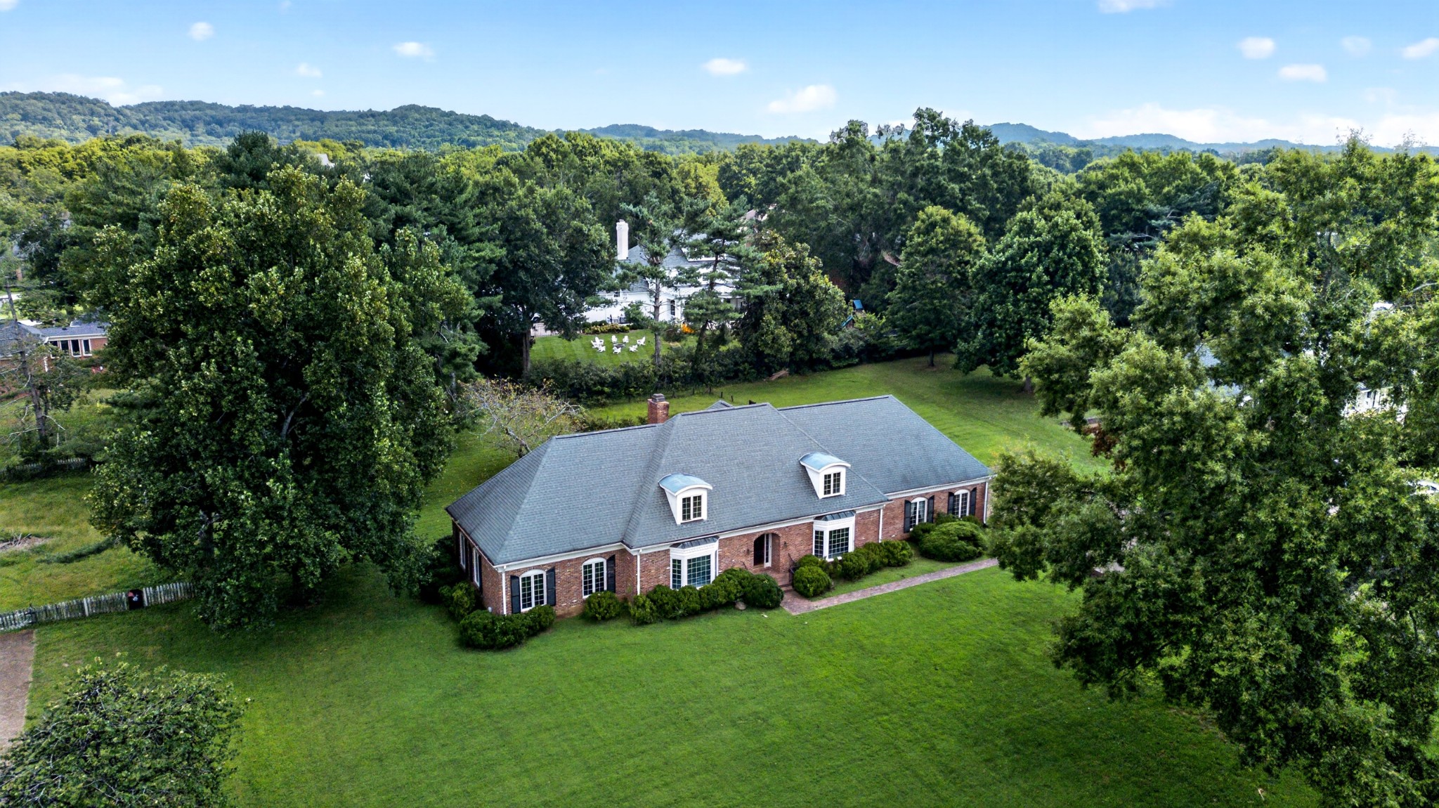 6517 Edinburgh Dr, Nashville, TN 37221