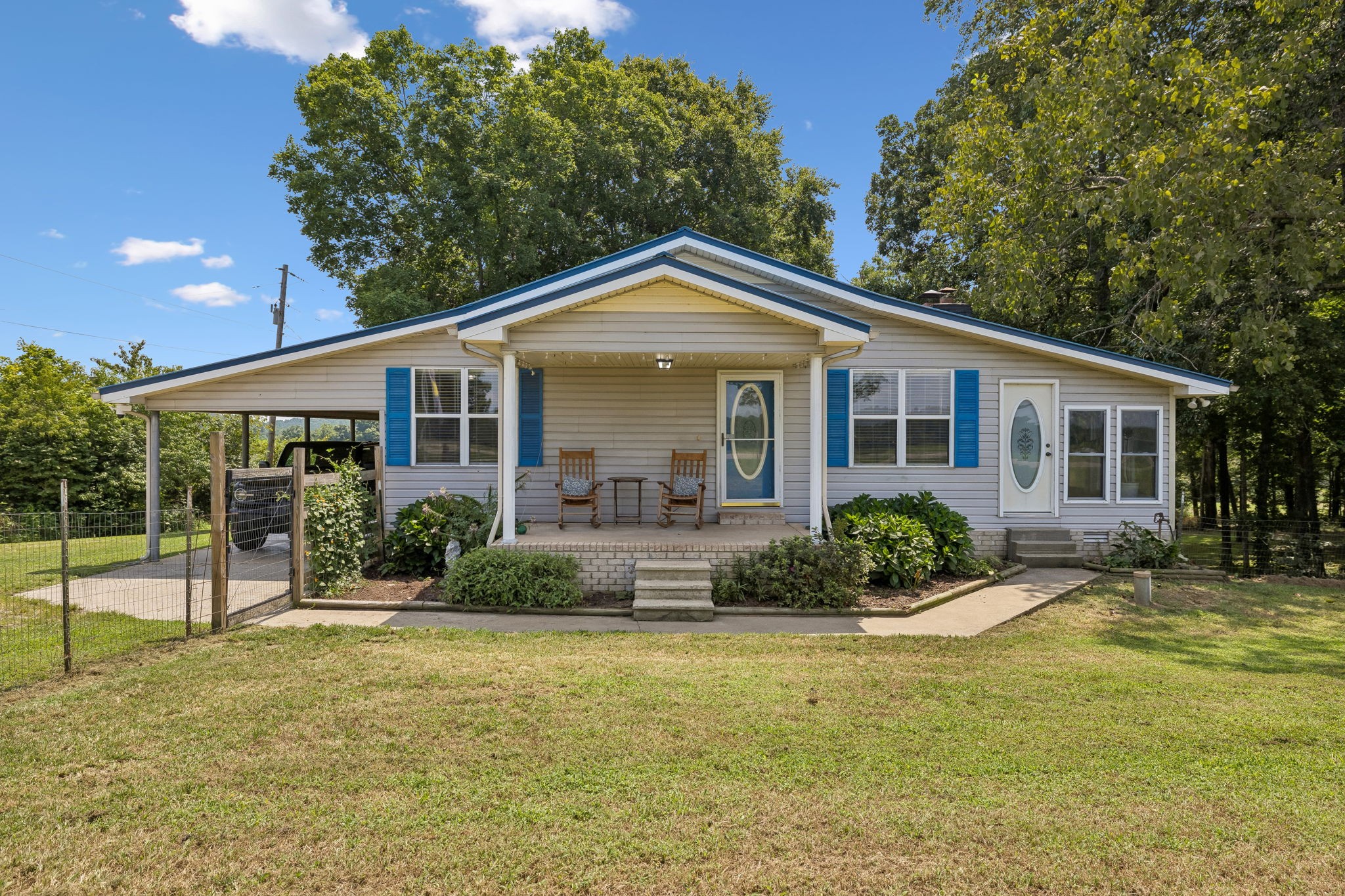 1525 E Piney Rd, Dickson, TN 37055