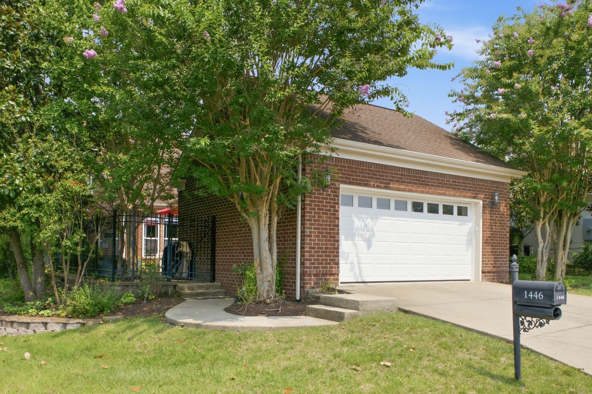 1446 Burnside Dr, Franklin, TN 37067