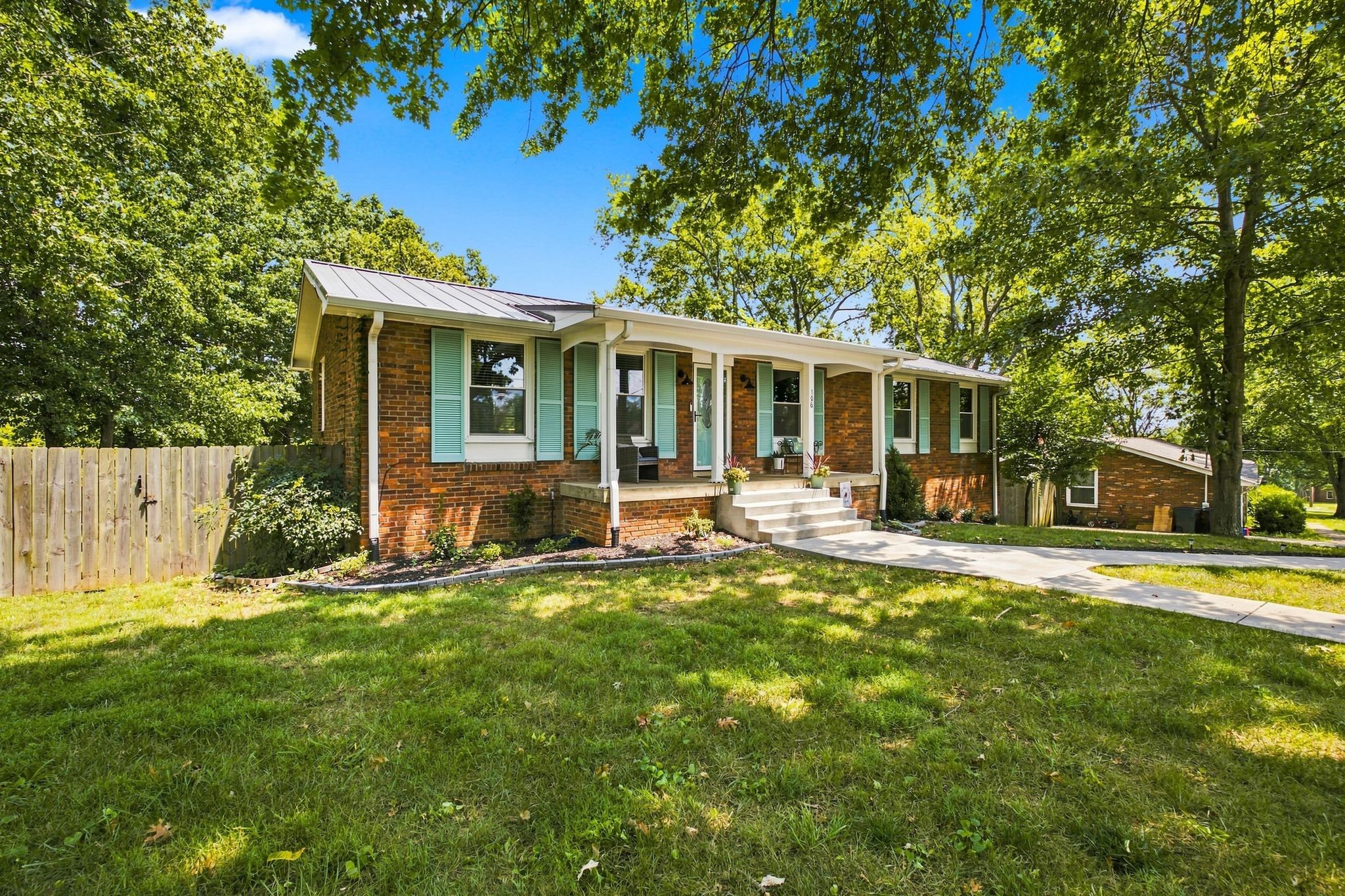 106 Marseille Dr, Hendersonville, TN 37075