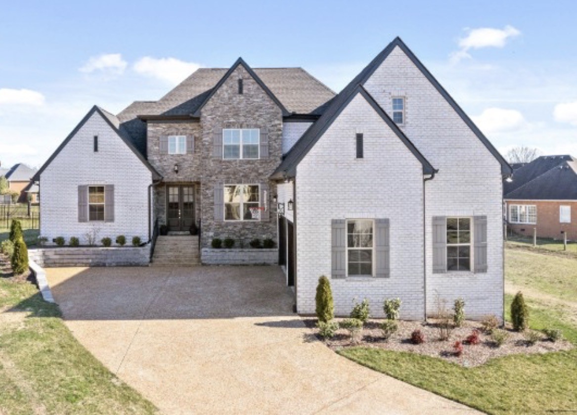 2022 Eagle View Rd, Hendersonville, TN 37075