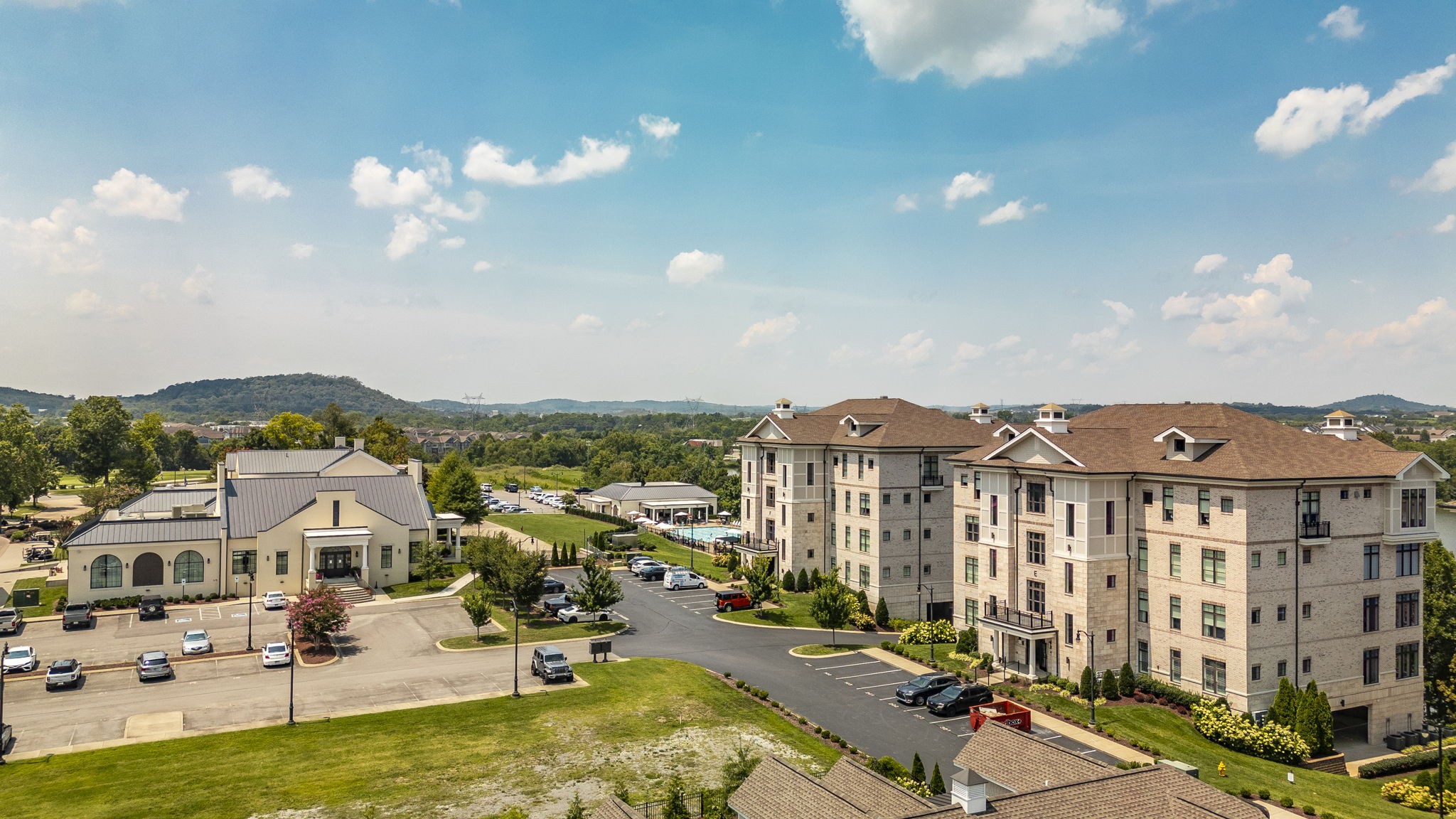 1024 Club View Dr #E203, Gallatin, TN 37066