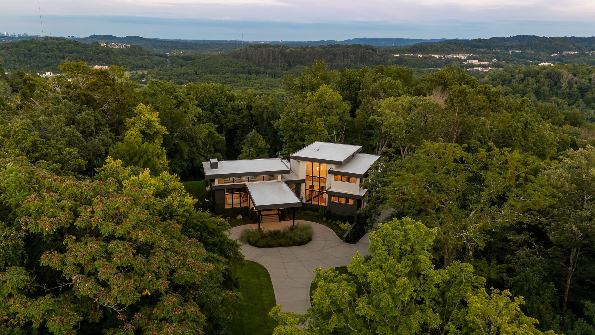 663 Hunters Trl, Nashville, TN 37209