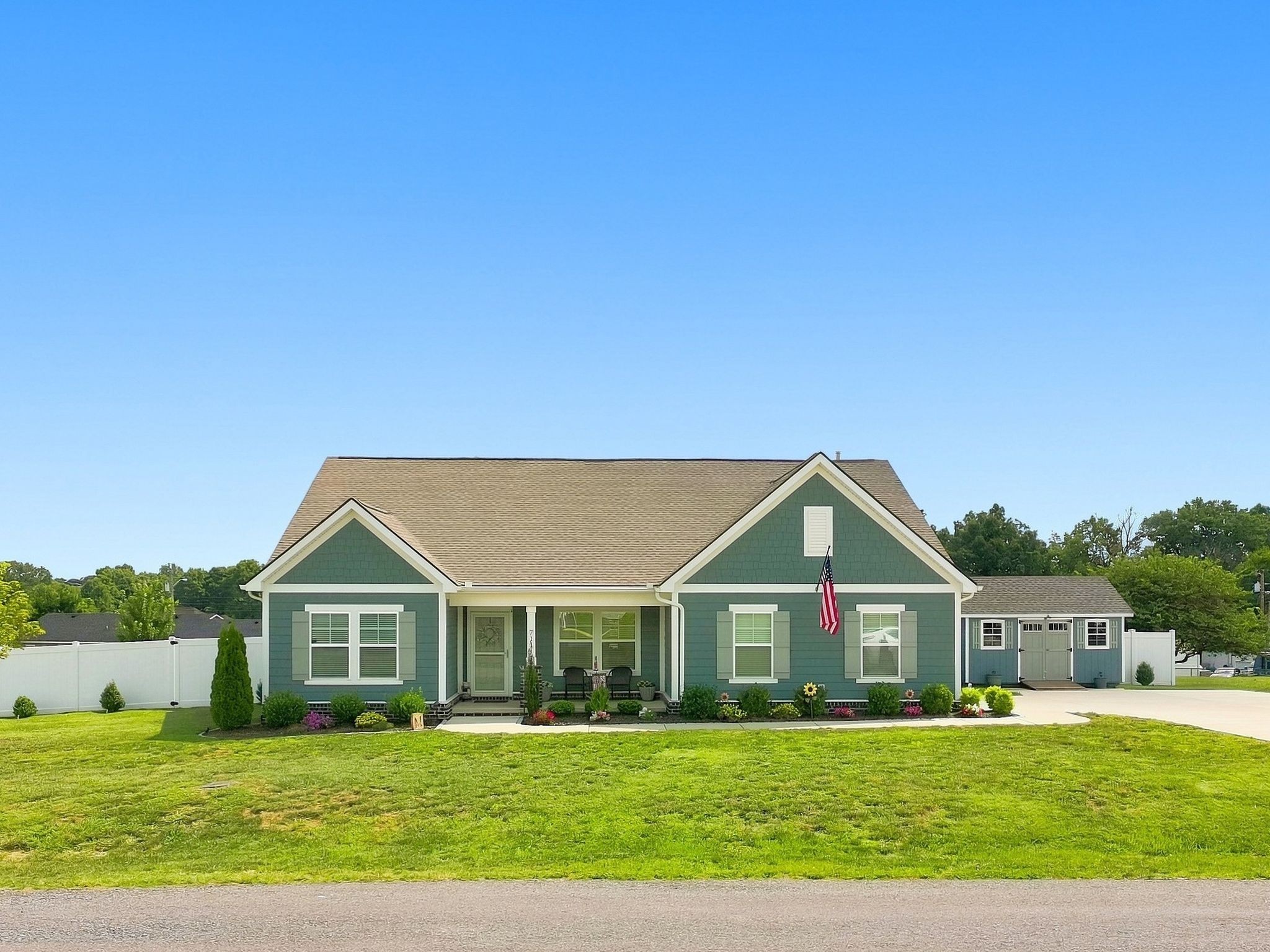 711 Larry Cir, Mount Pleasant, TN 38474