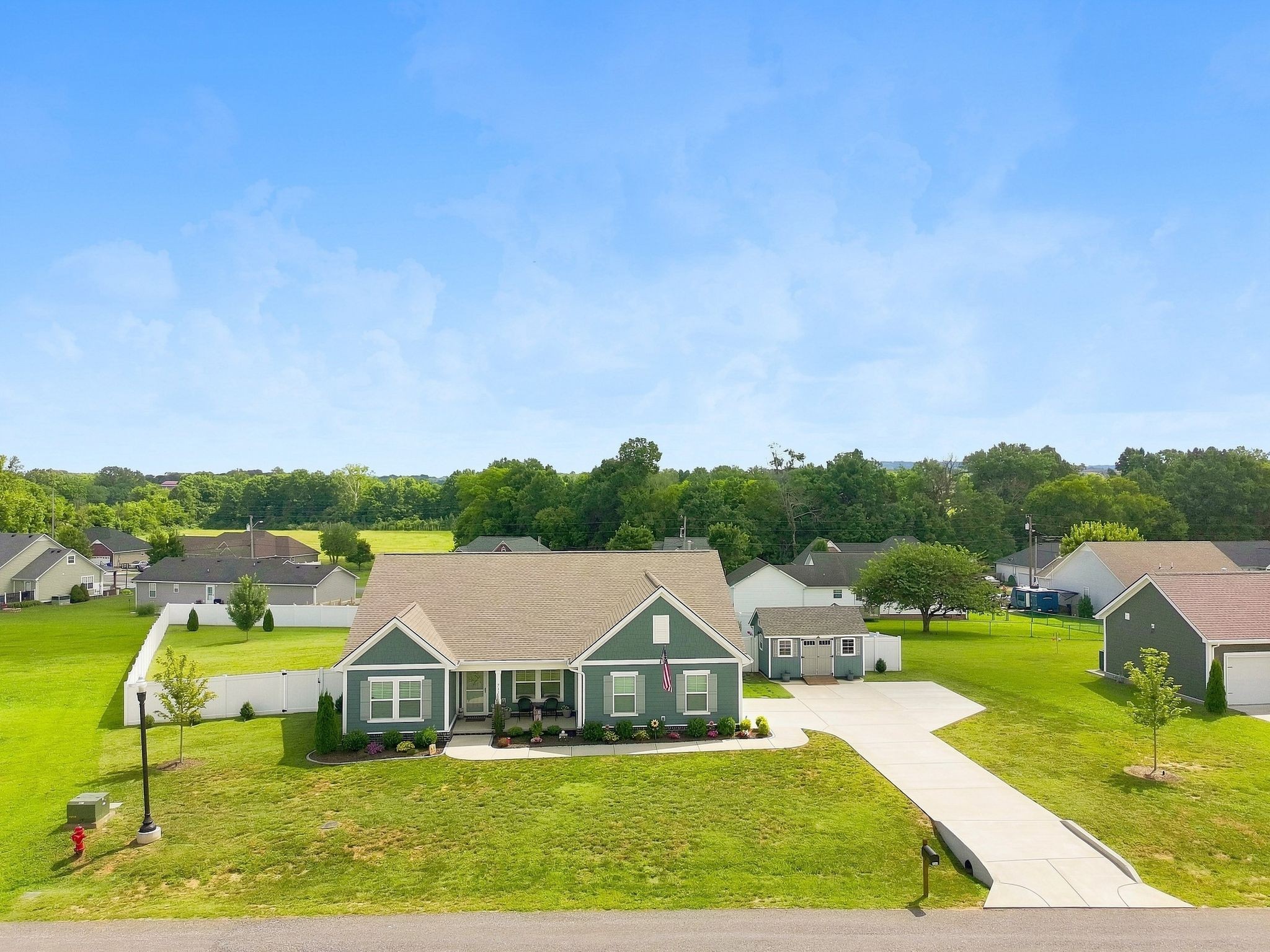711 Larry Cir, Mount Pleasant, TN 38474