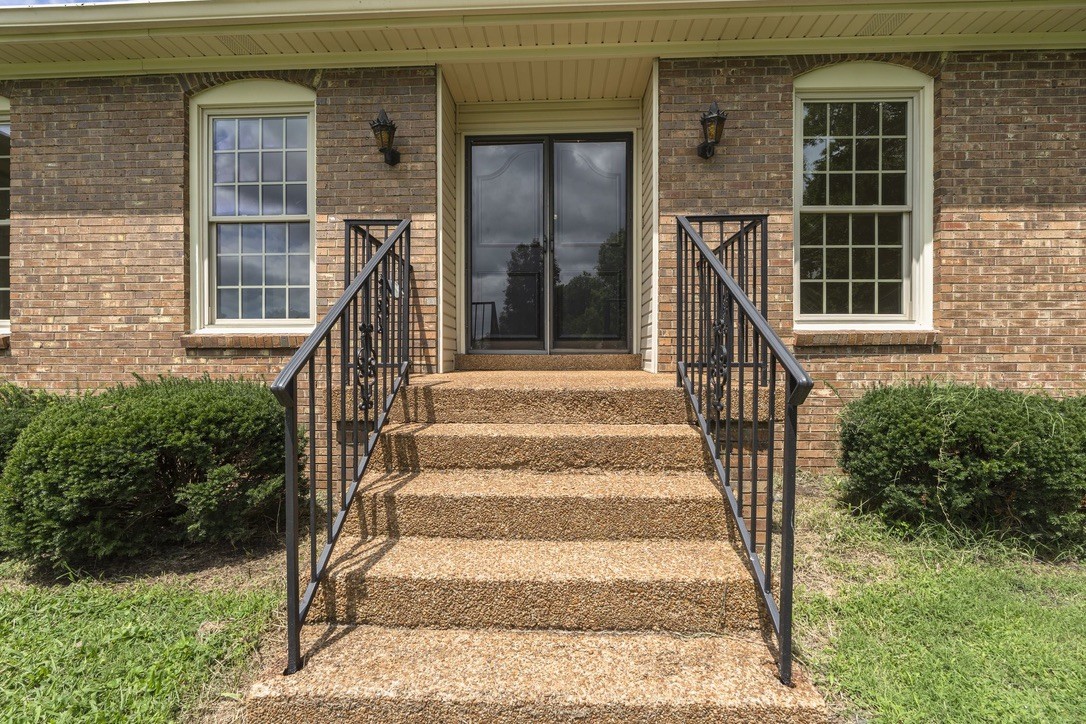 2314 East Hill Dr, Madison, TN 37115