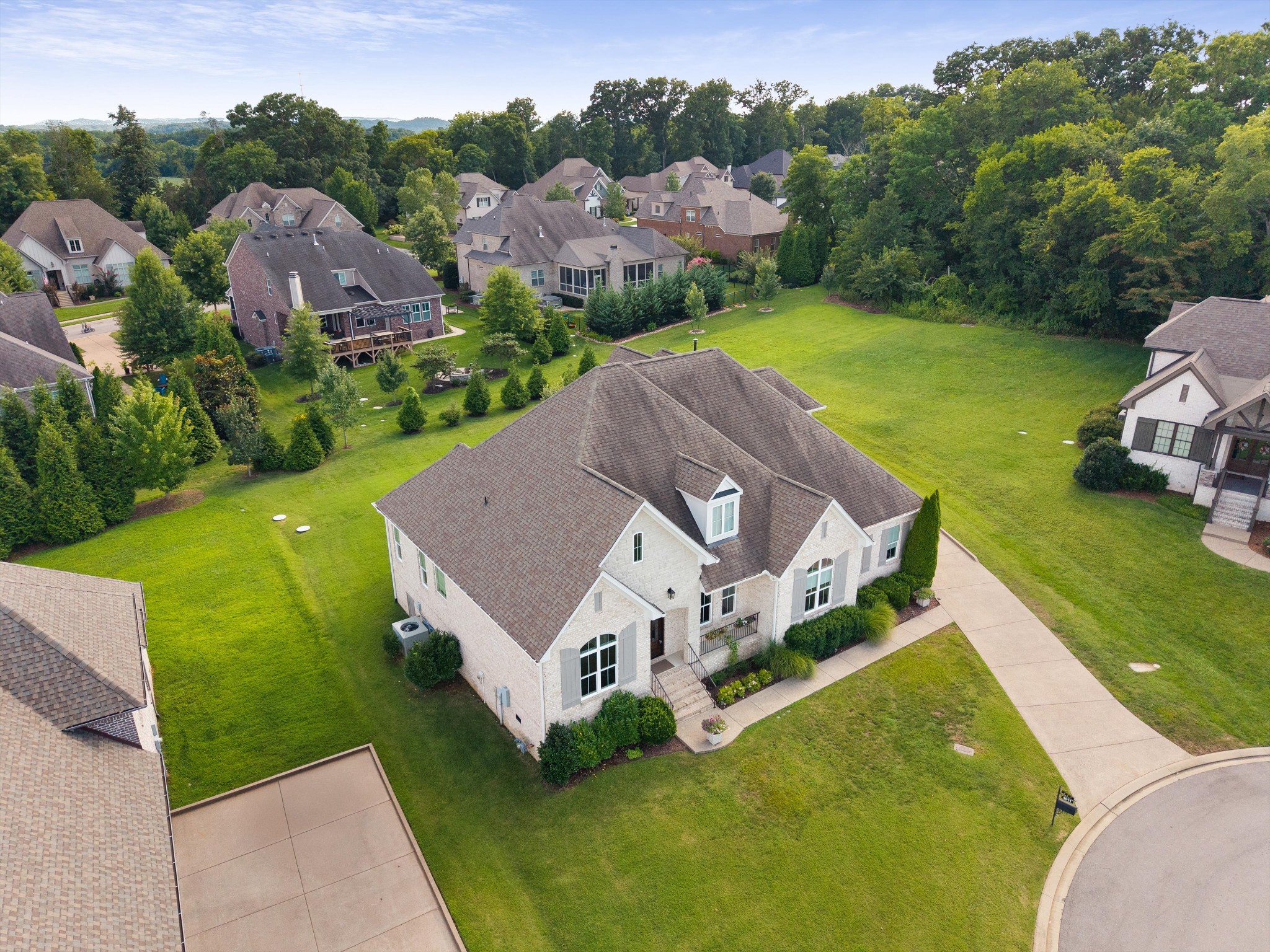 4011 Pinwheel Ct, Arrington, TN 37014