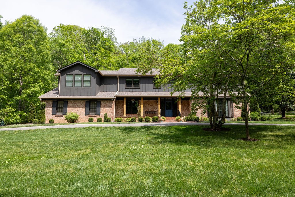 6001 Andover Dr, Nashville, TN 37215