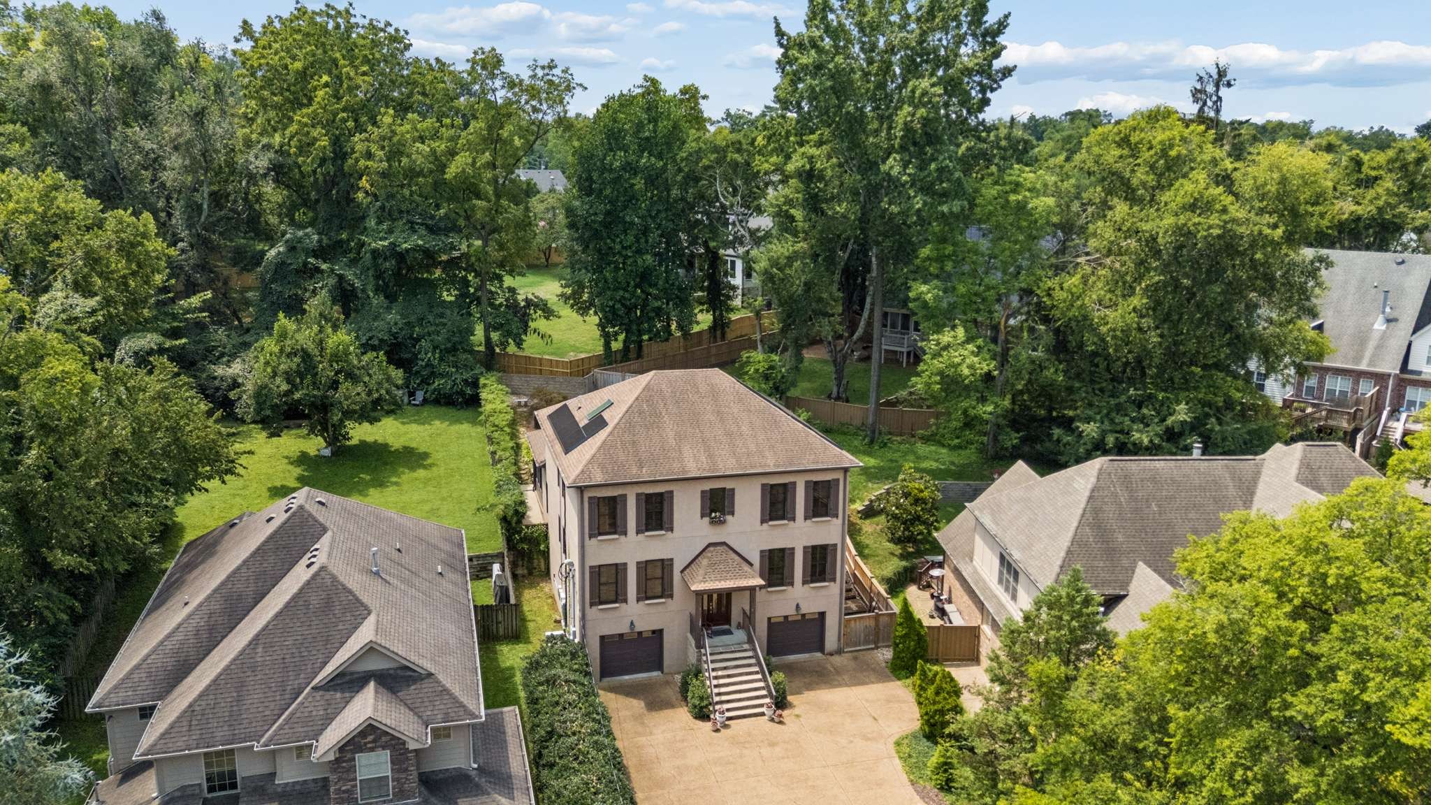 2115 Sharondale Dr, Nashville, TN 37215
