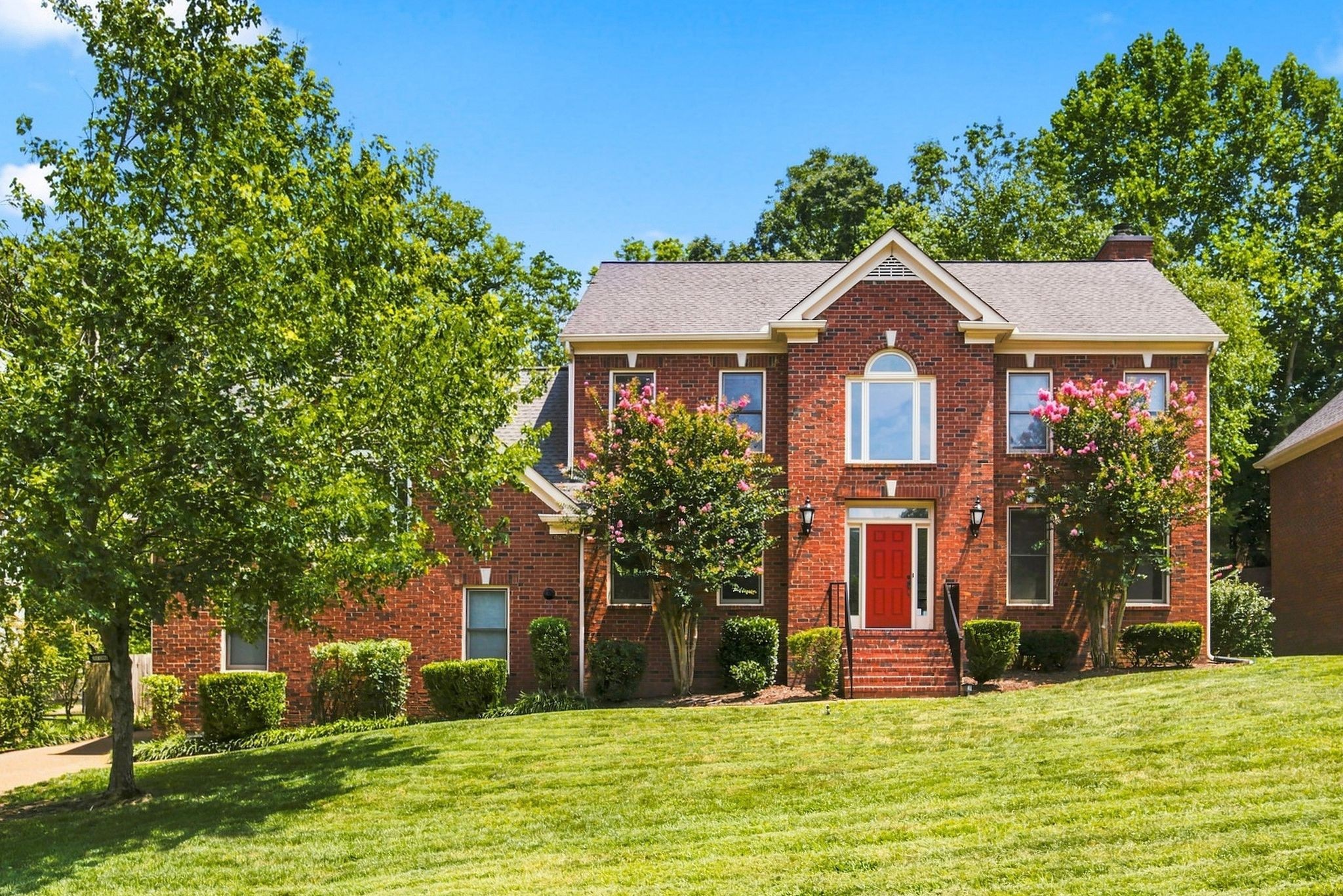 8009 Montcastle Dr, Nashville, TN 37221