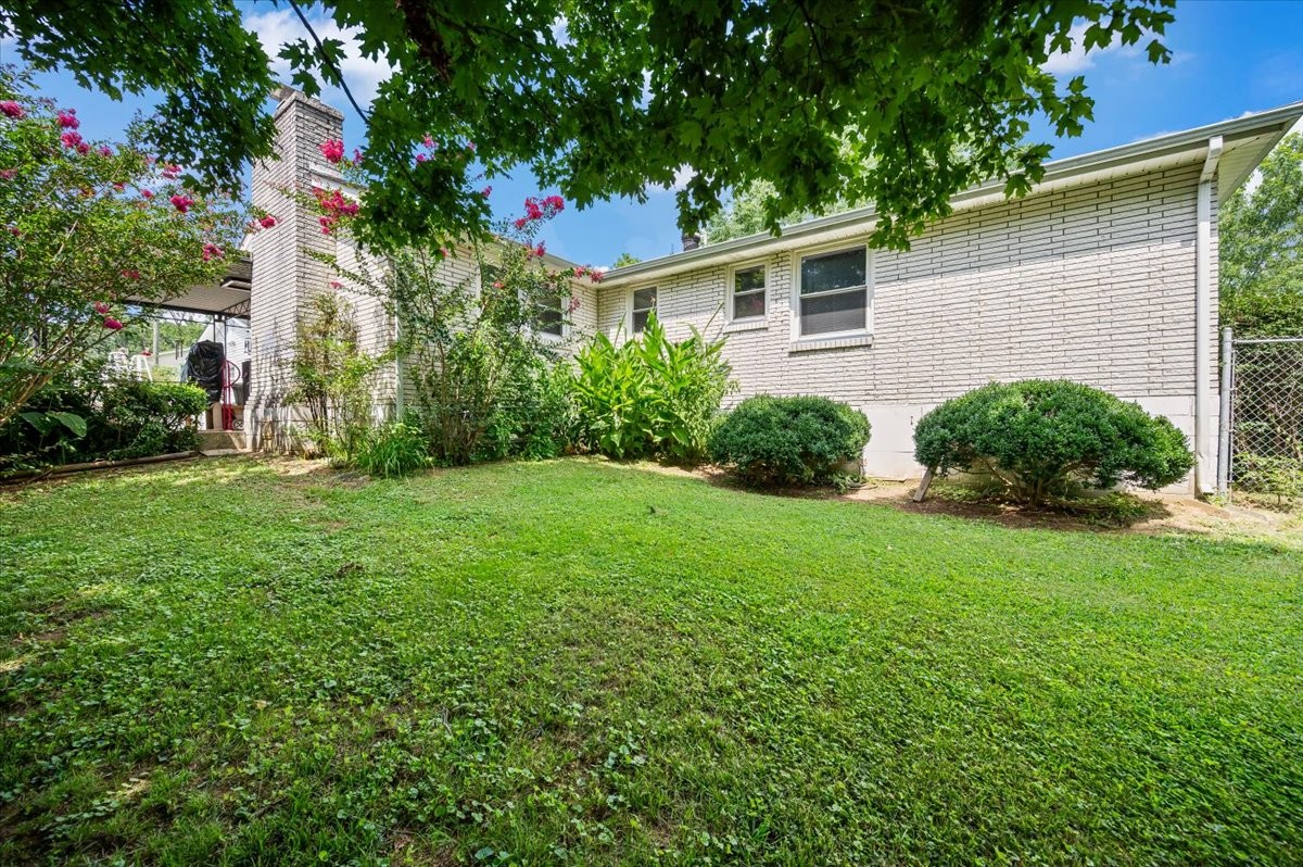 302 Utley Dr, Goodlettsville, TN 37072