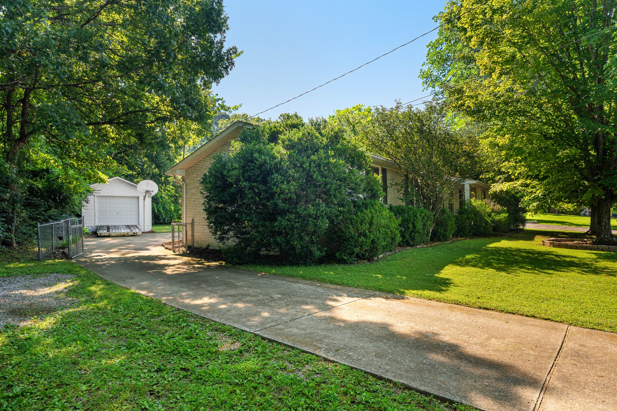 604 Meadow Lane Dr, Nashville, TN 37221