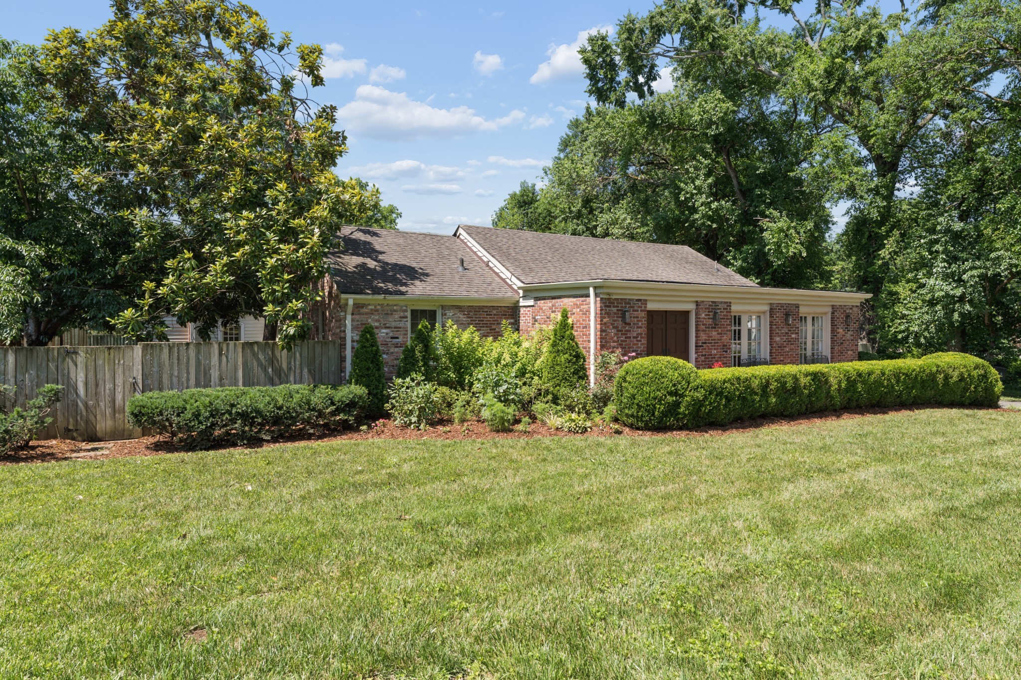 105 Brookfield Ave, Nashville, TN 37205