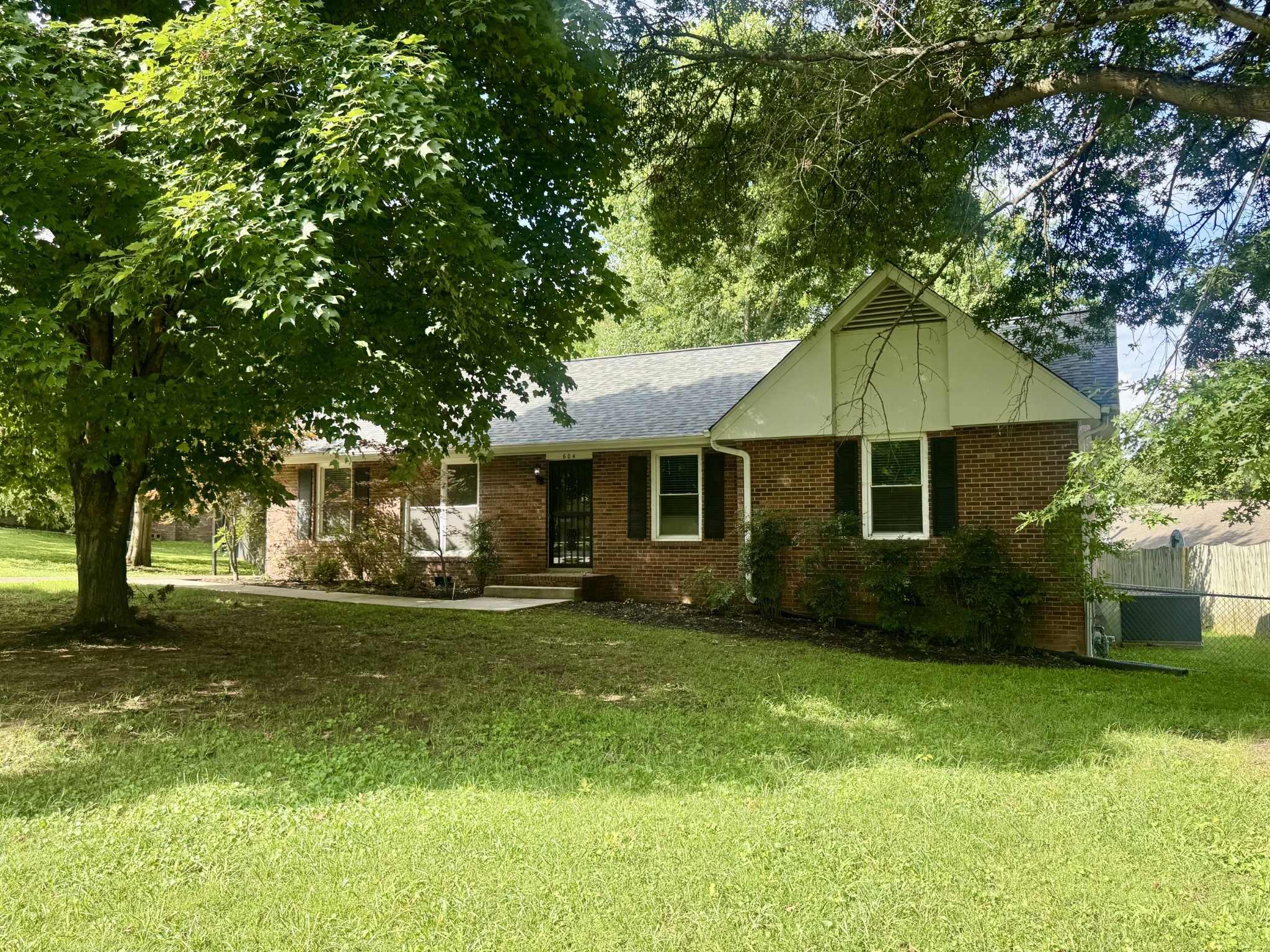 604 Highland View Ct, Hermitage, TN 37076